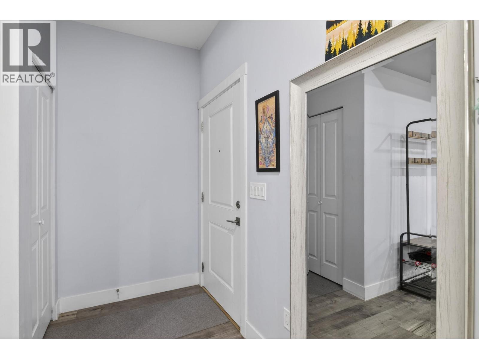 #1 1038 Stockwell Avenue - 8