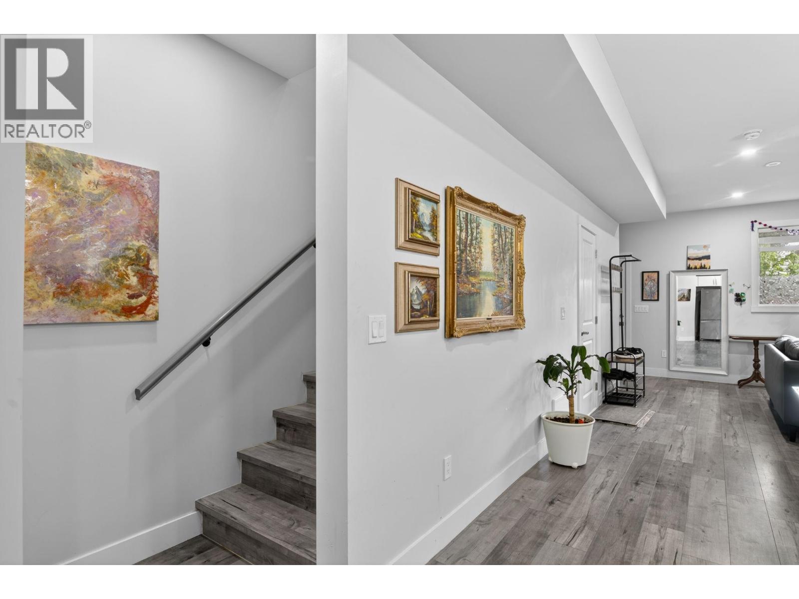 #1 1038 Stockwell Avenue - 20