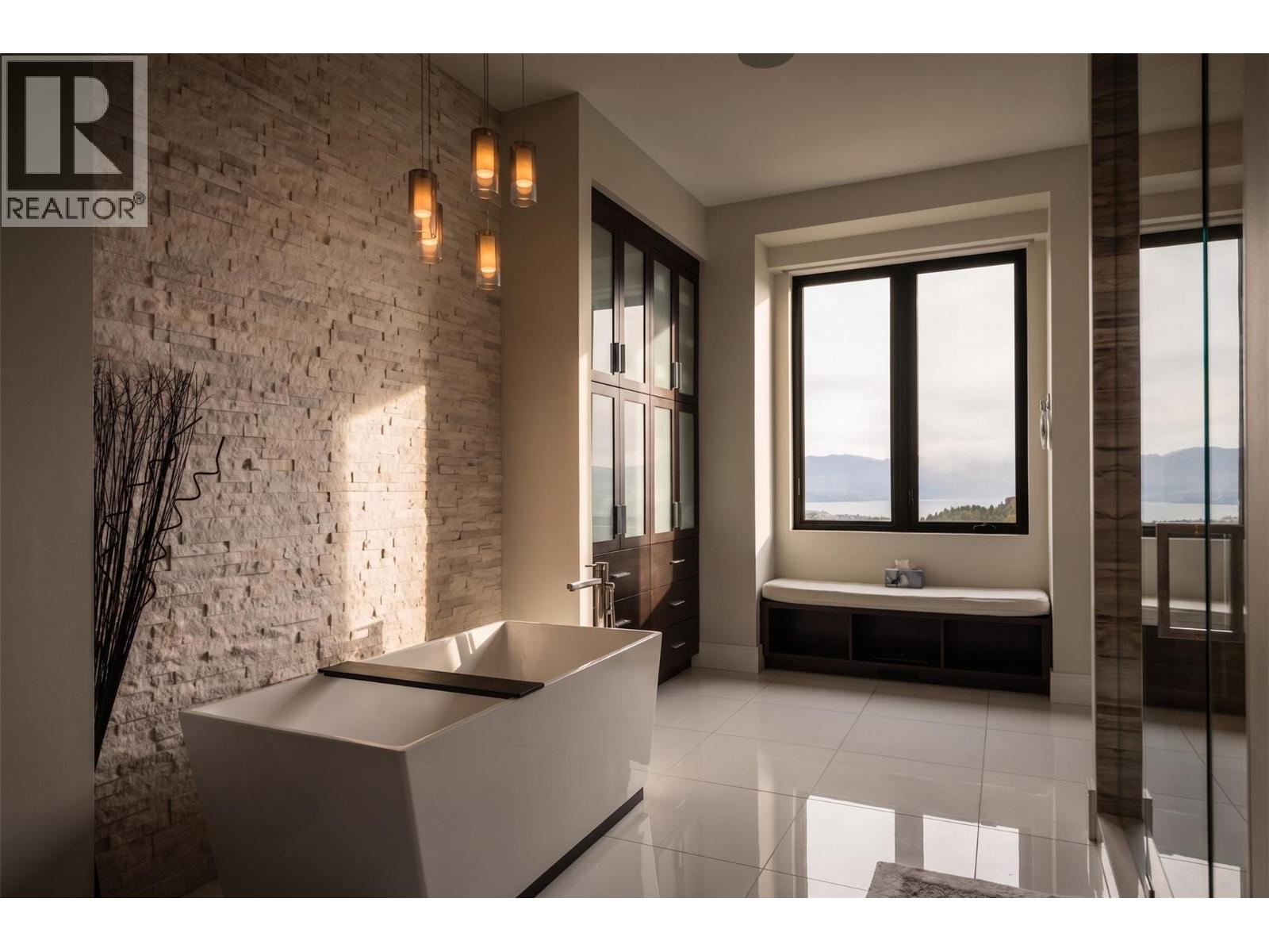  162 Skyland Drive, Kelowna
