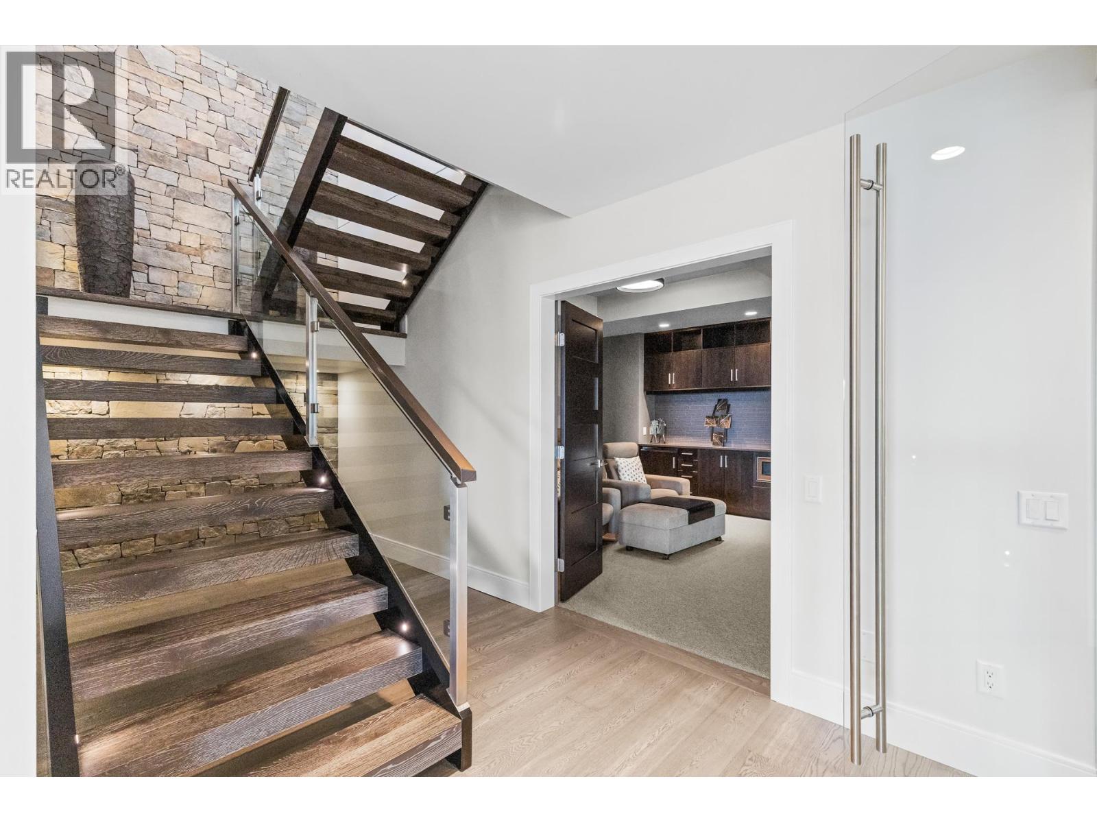  162 Skyland Drive, Kelowna