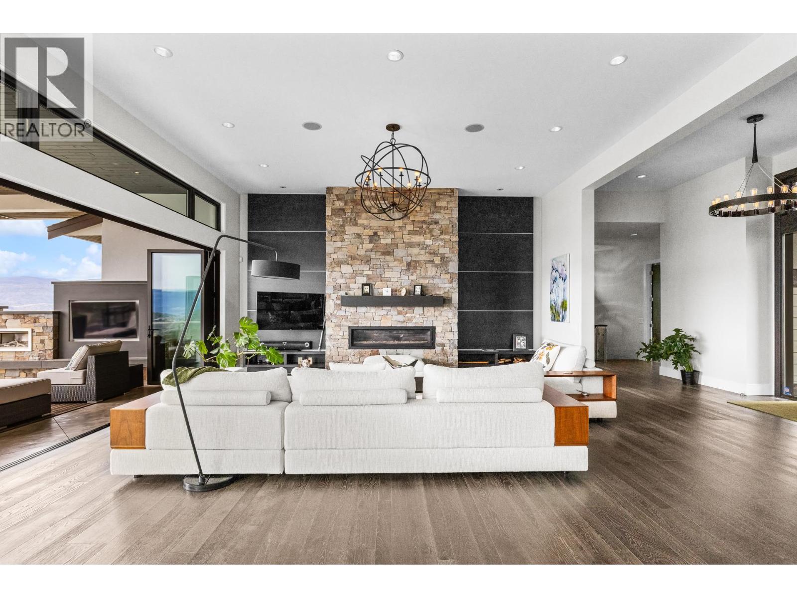  162 Skyland Drive, Kelowna