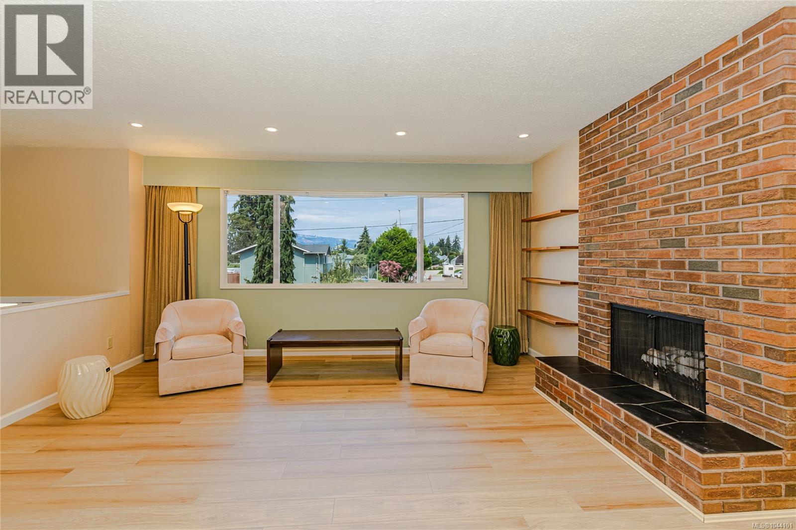 2401 Bette Dr - 3