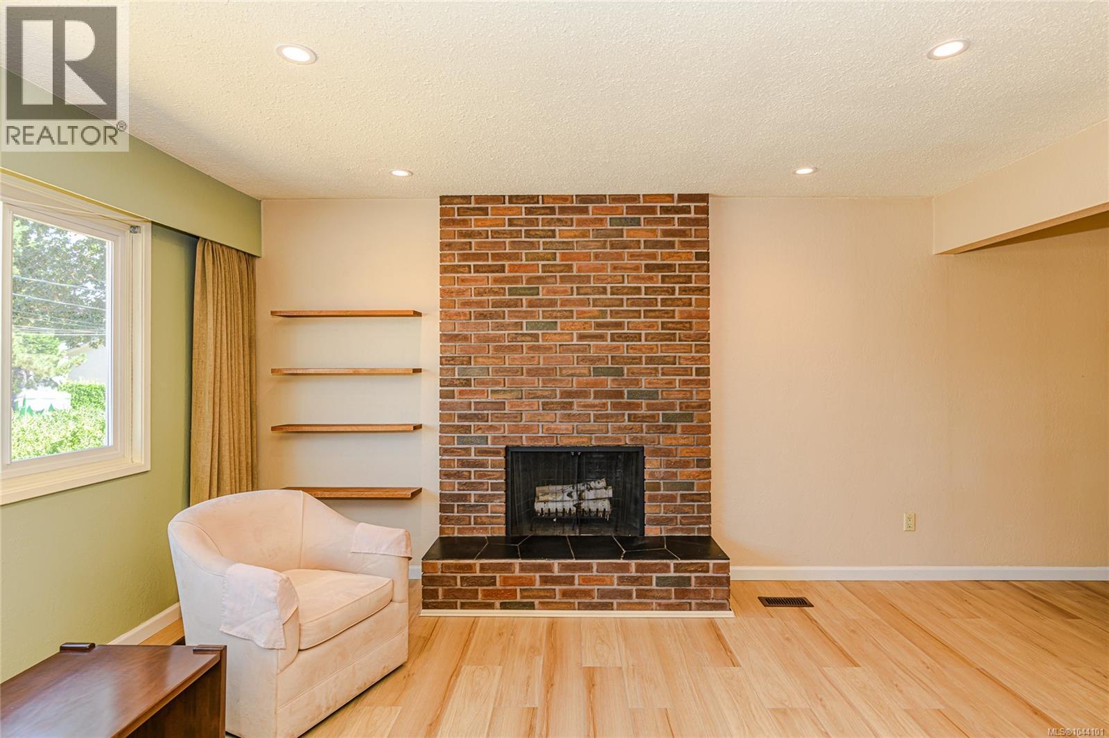2401 Bette Dr - 5