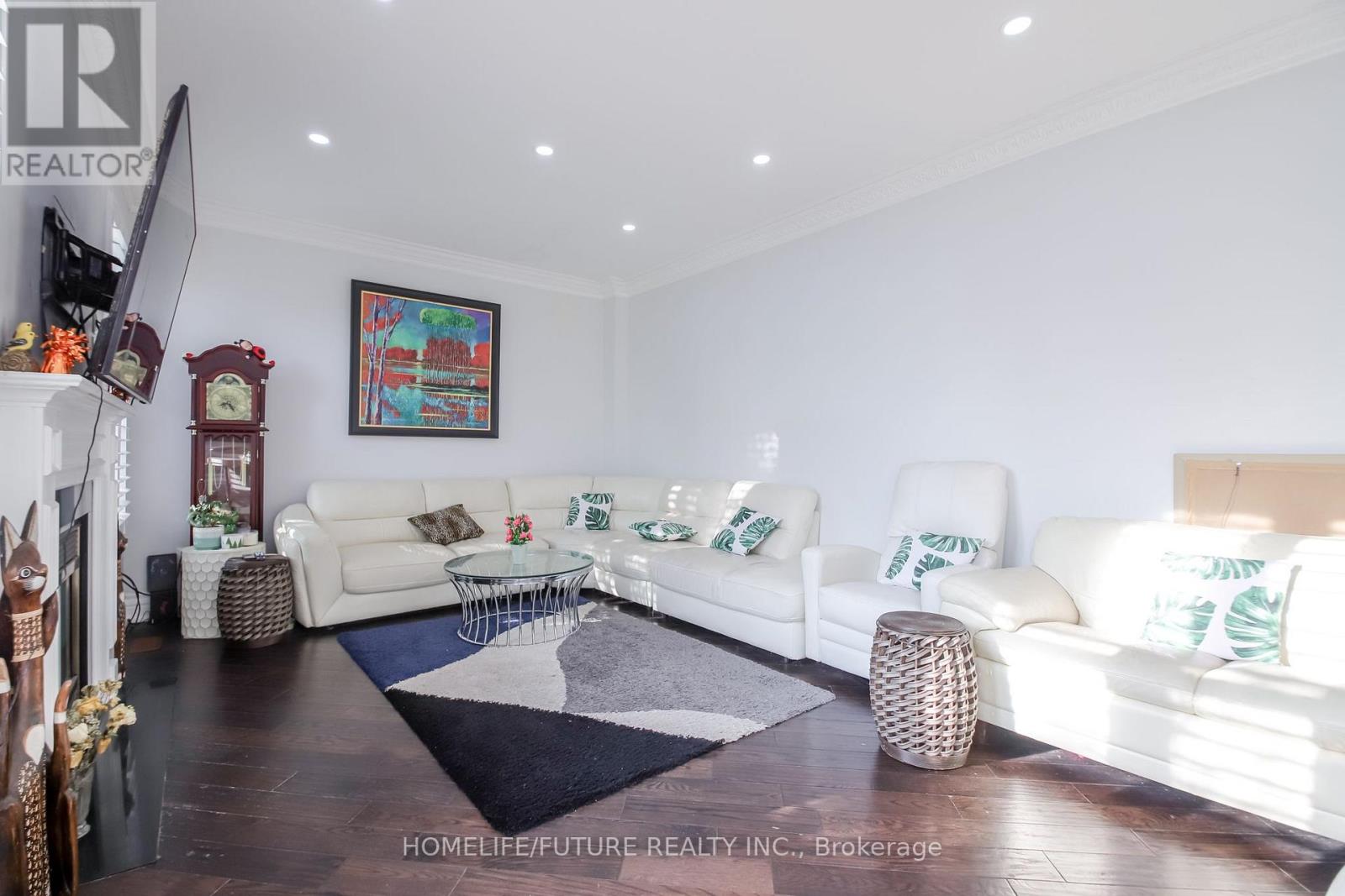 20 MINGAY AVENUE - 11