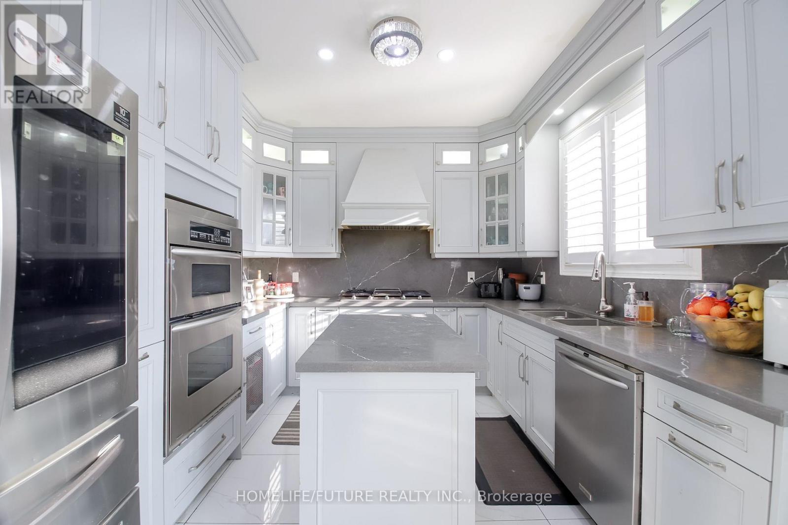 20 MINGAY AVENUE - 17