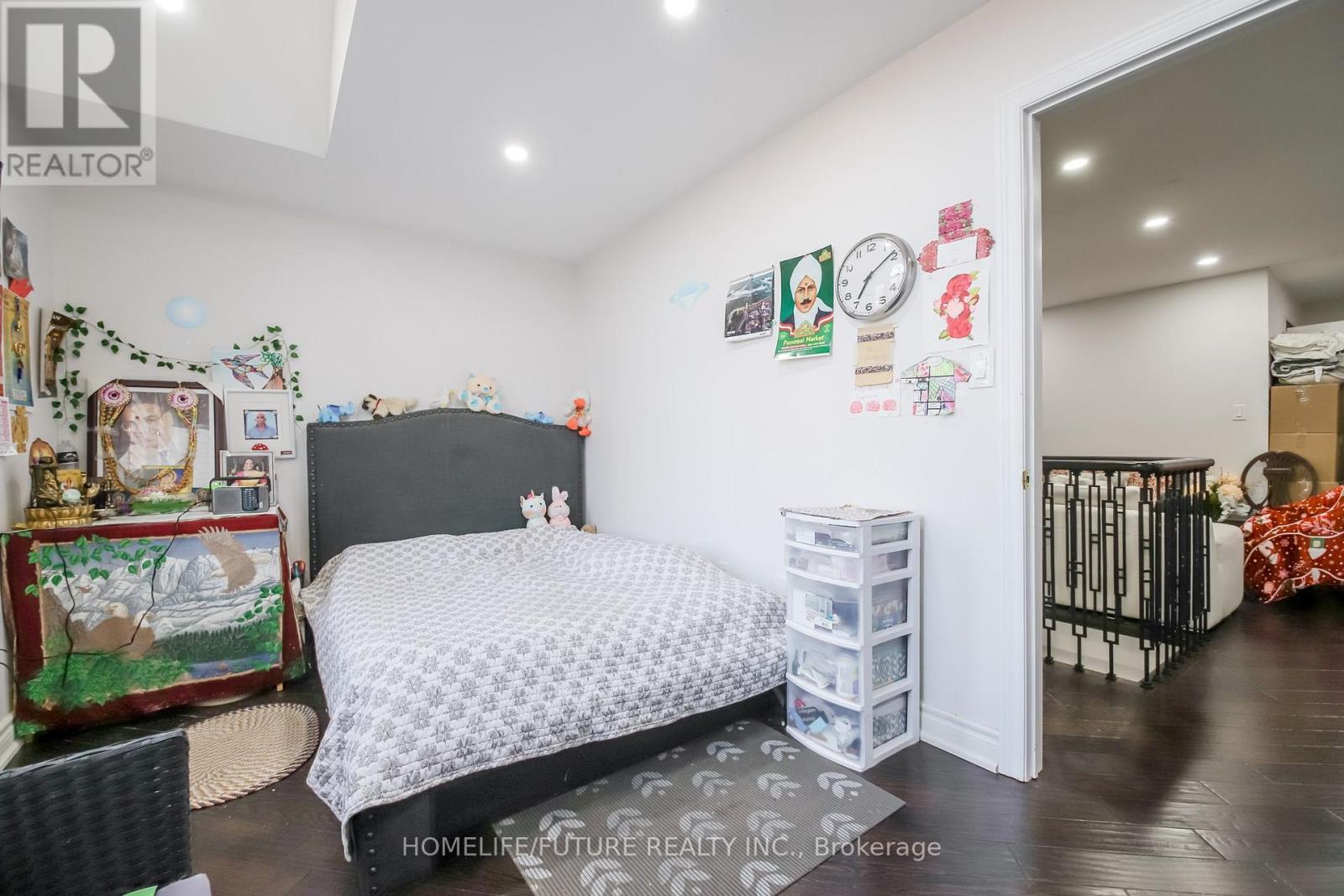 20 MINGAY AVENUE - 23
