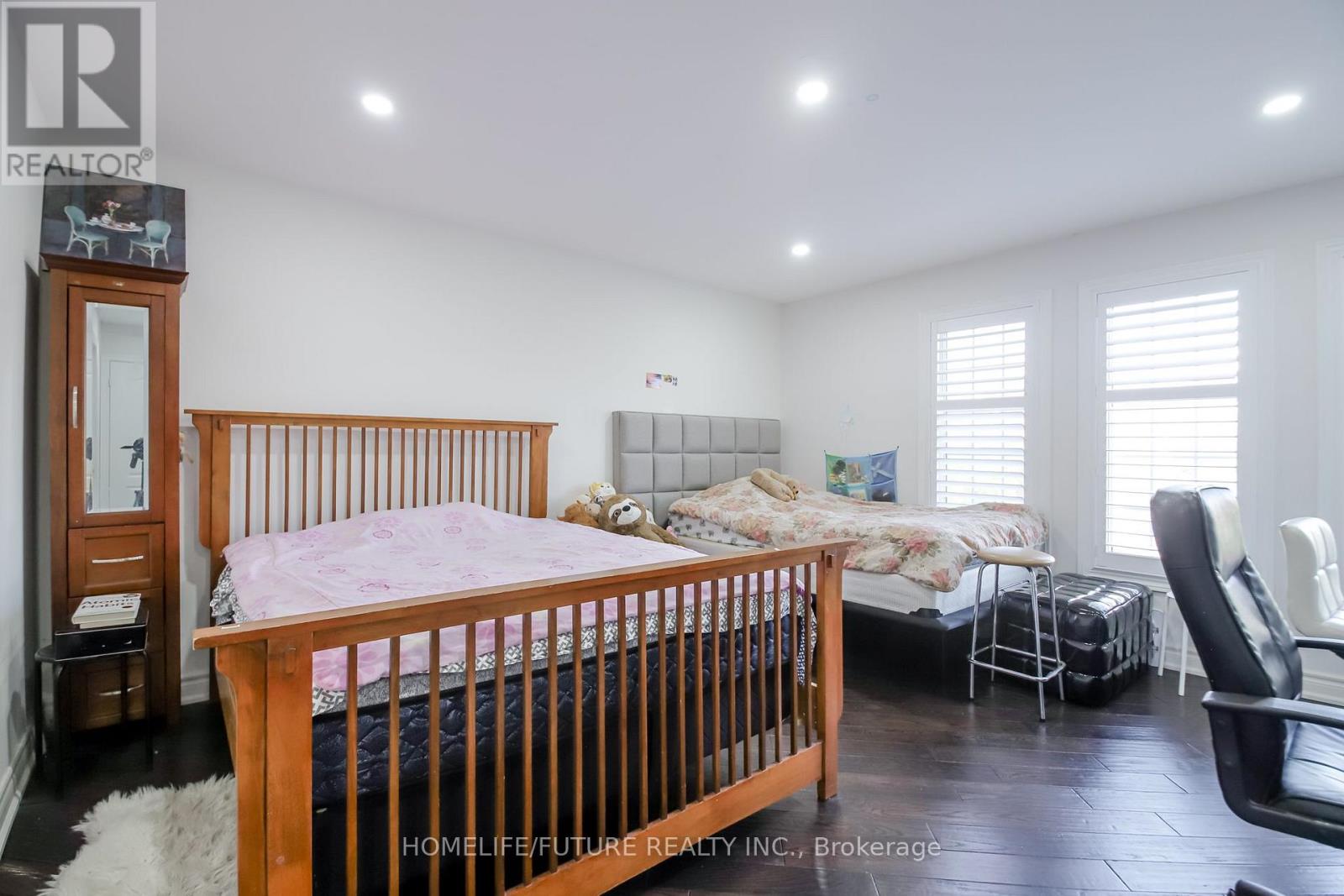 20 MINGAY AVENUE - 26
