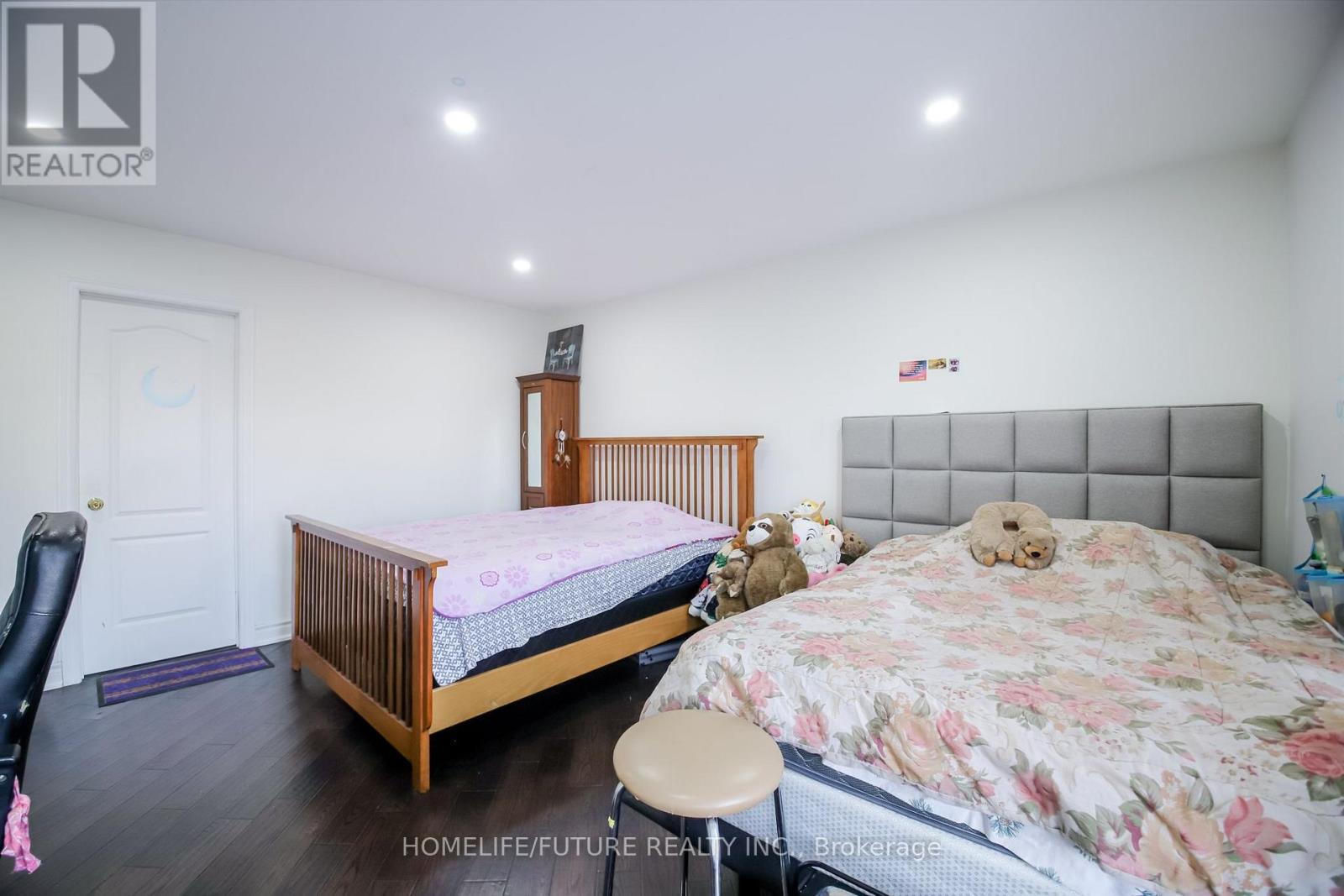 20 MINGAY AVENUE - 28