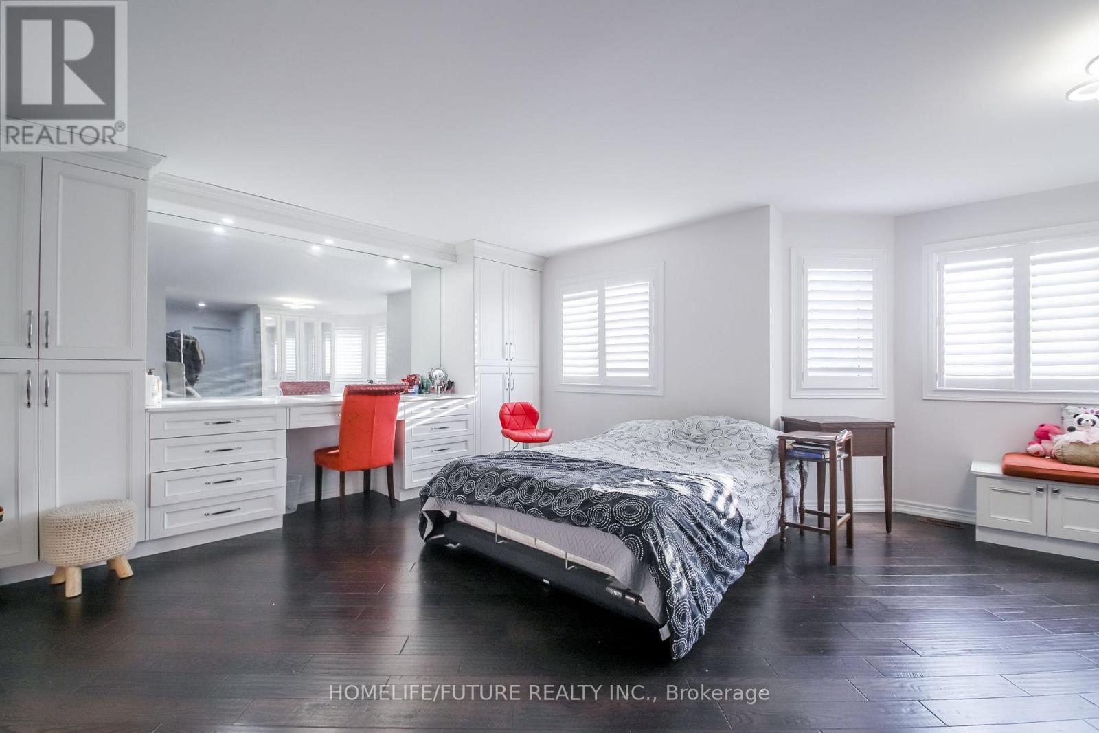 20 MINGAY AVENUE - 29