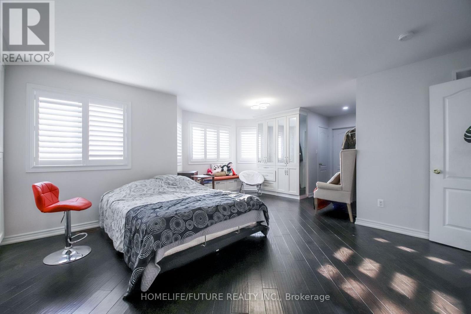 20 MINGAY AVENUE - 30