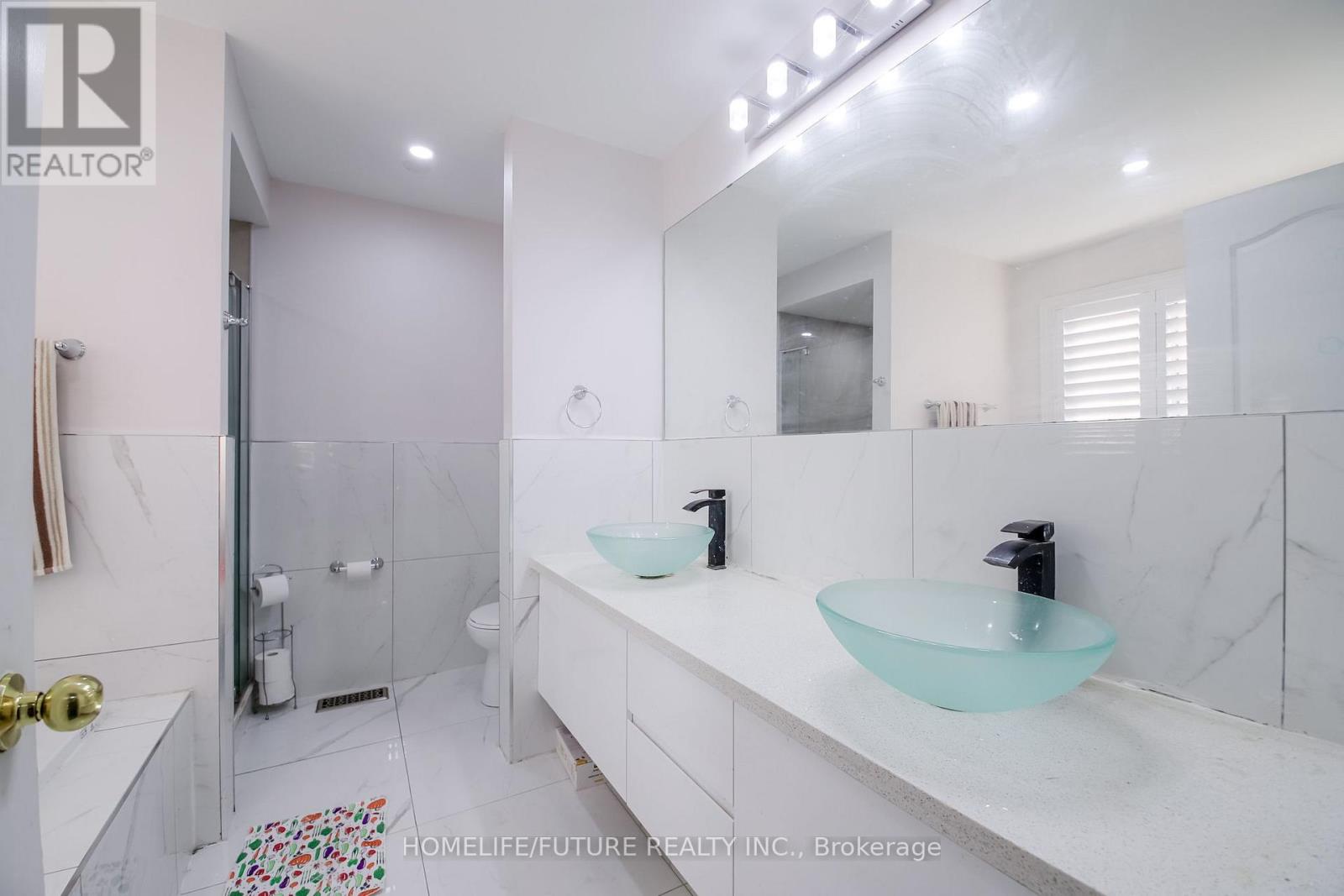 20 MINGAY AVENUE - Image 32