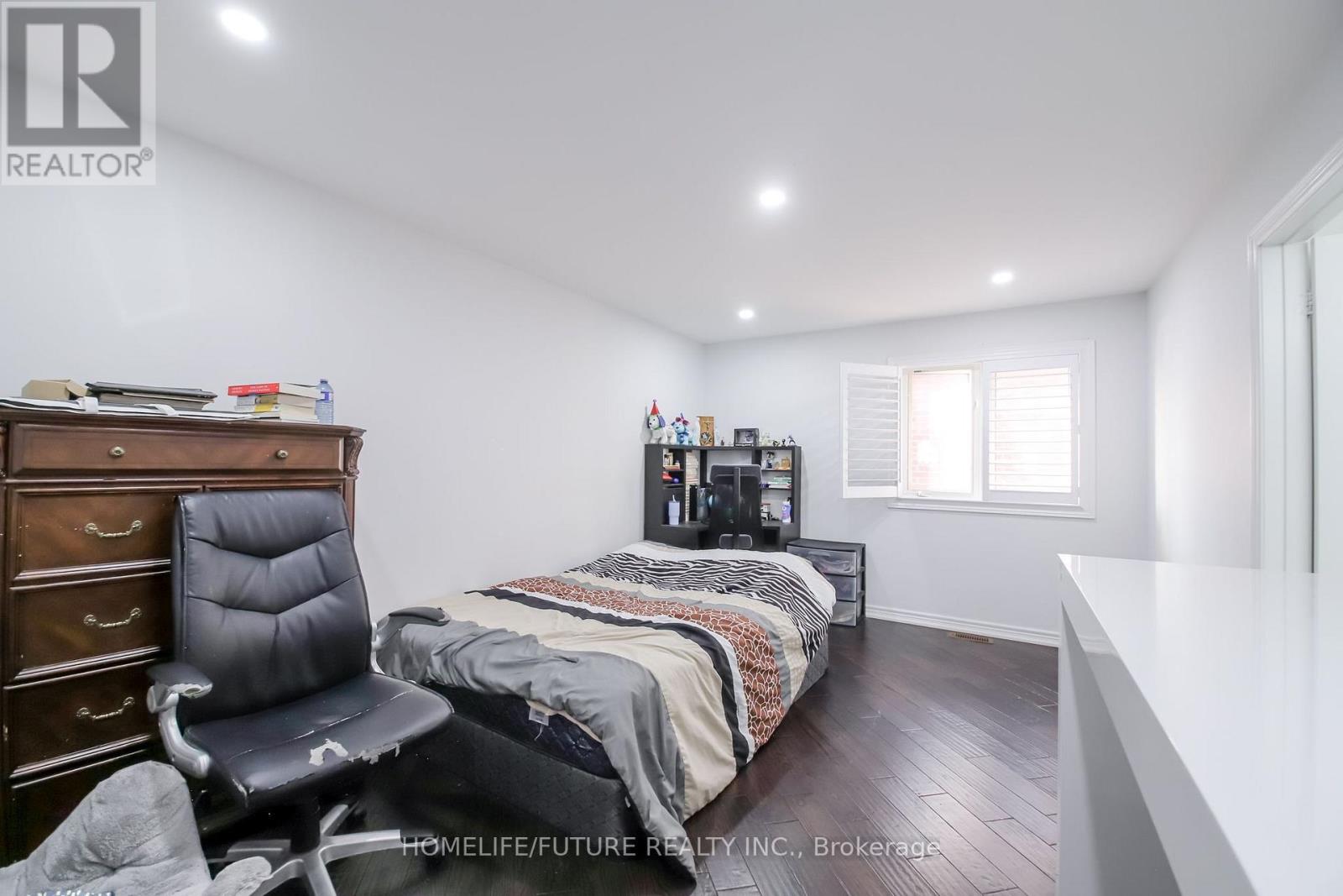 20 MINGAY AVENUE - 34