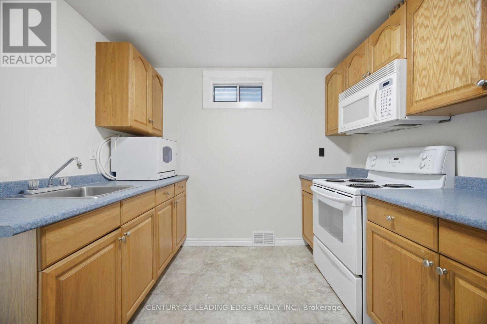 923 REDBIRD CRESCENT - 44