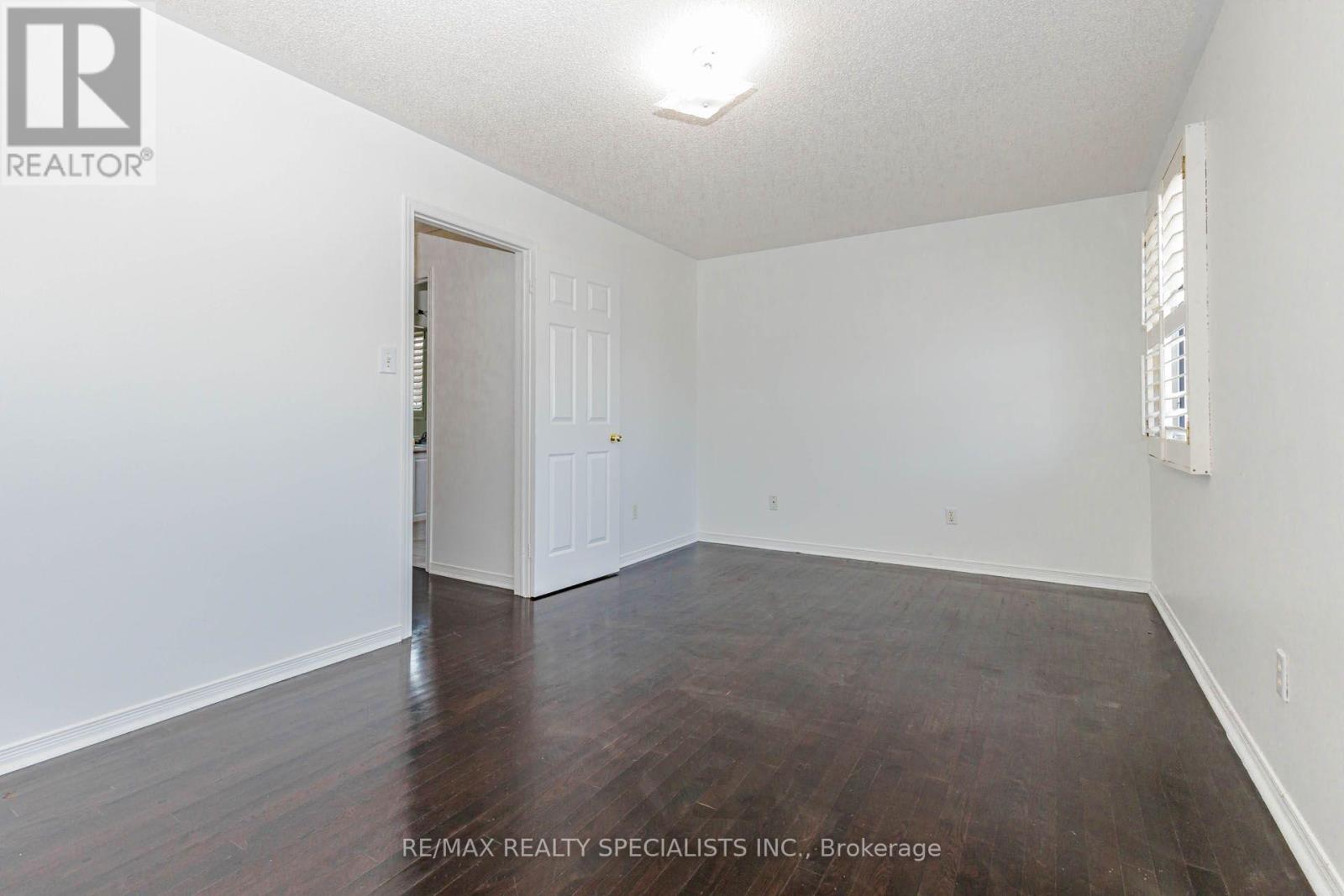 64 DOLPHIN SONG CRESCENT - Image 15
