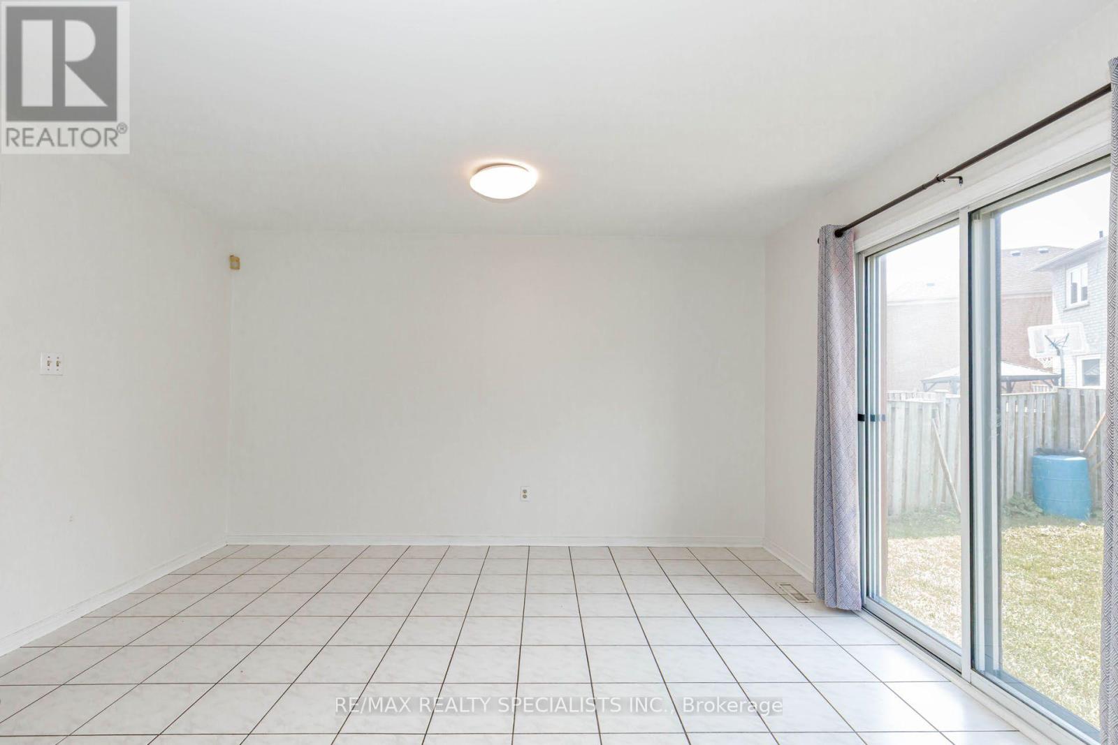 64 DOLPHIN SONG CRESCENT - Image 6