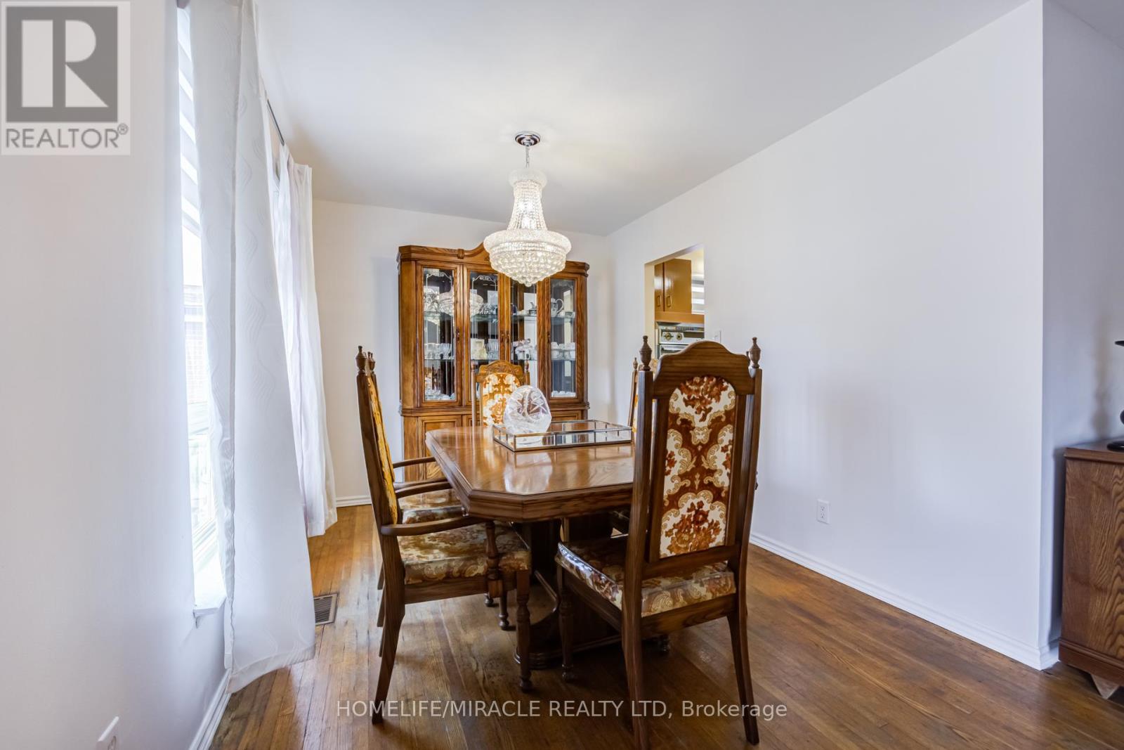 9 WHEATSHEAF CRESCENT - 12