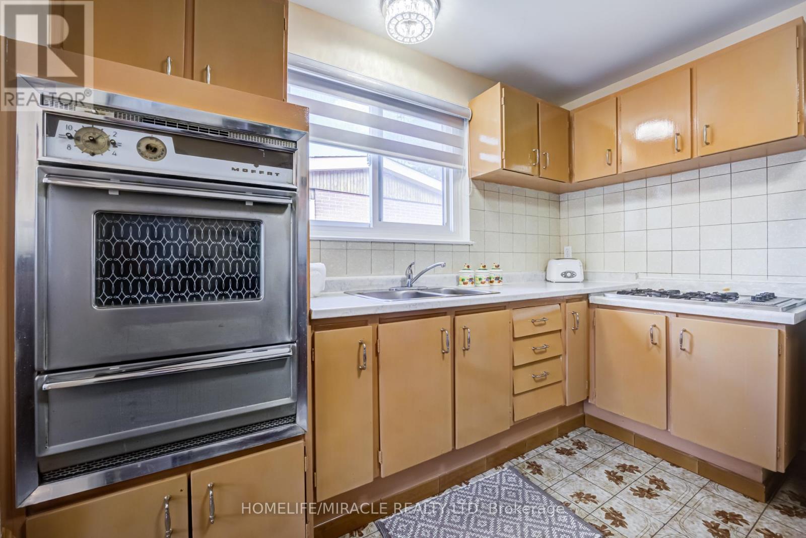 9 WHEATSHEAF CRESCENT - 17