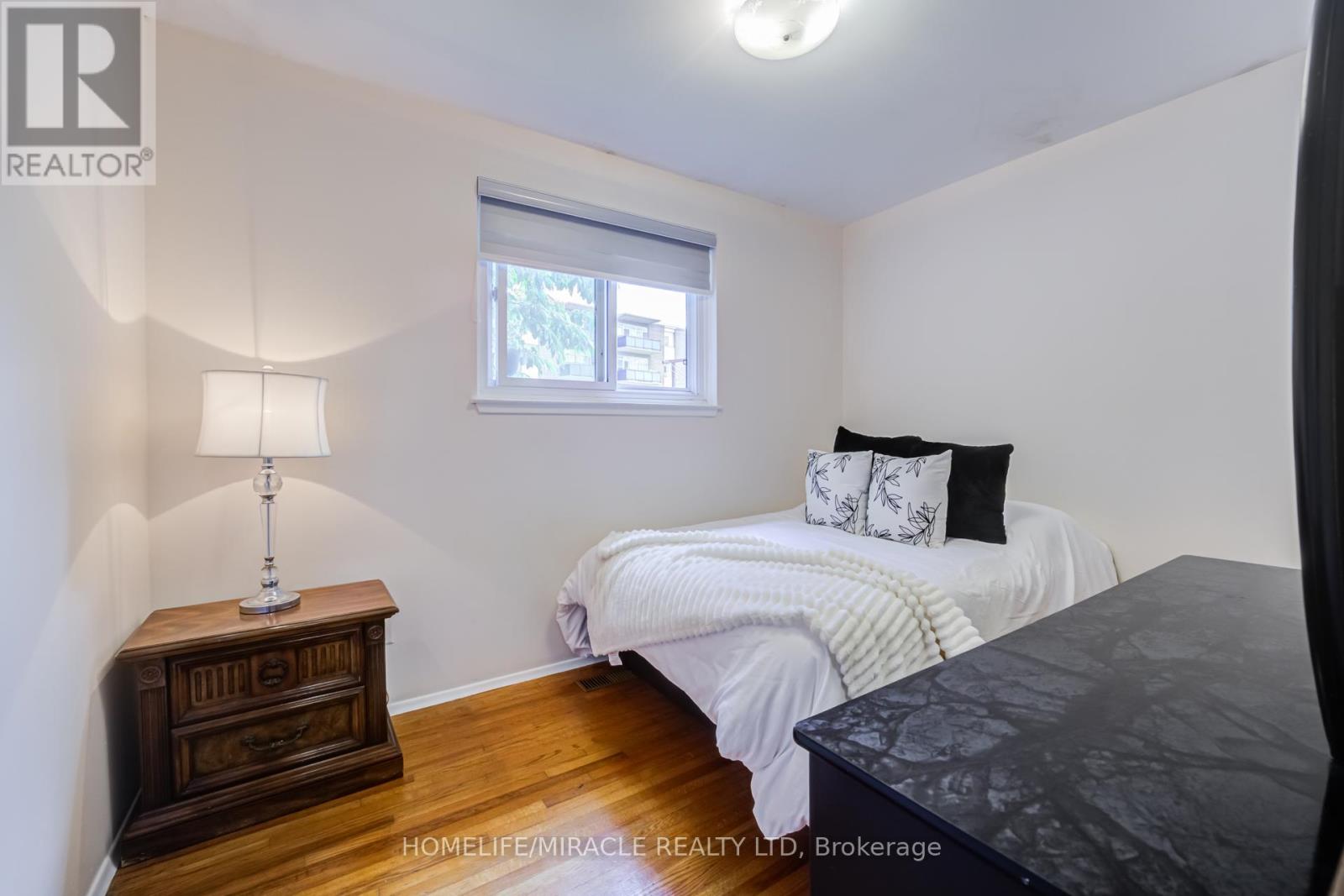 9 WHEATSHEAF CRESCENT - 22