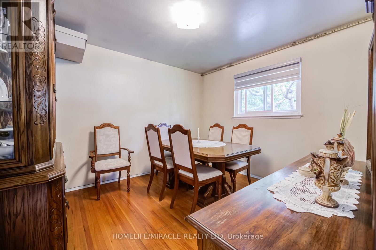 9 WHEATSHEAF CRESCENT - 25