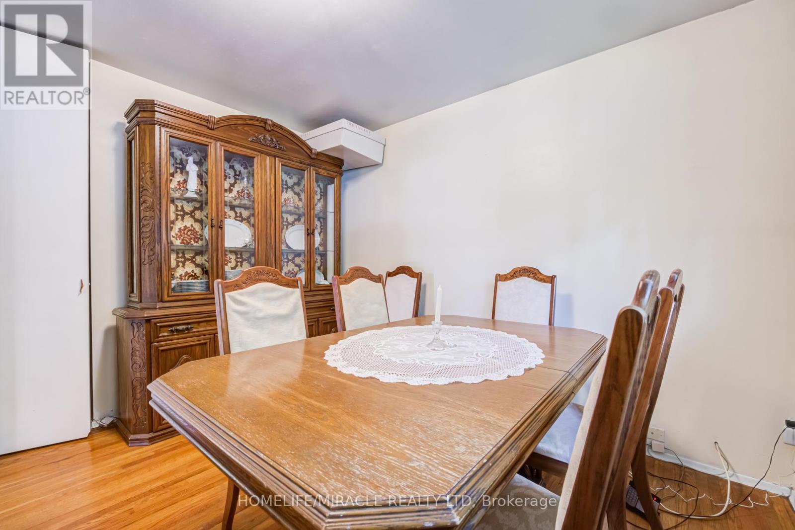 9 WHEATSHEAF CRESCENT - 26