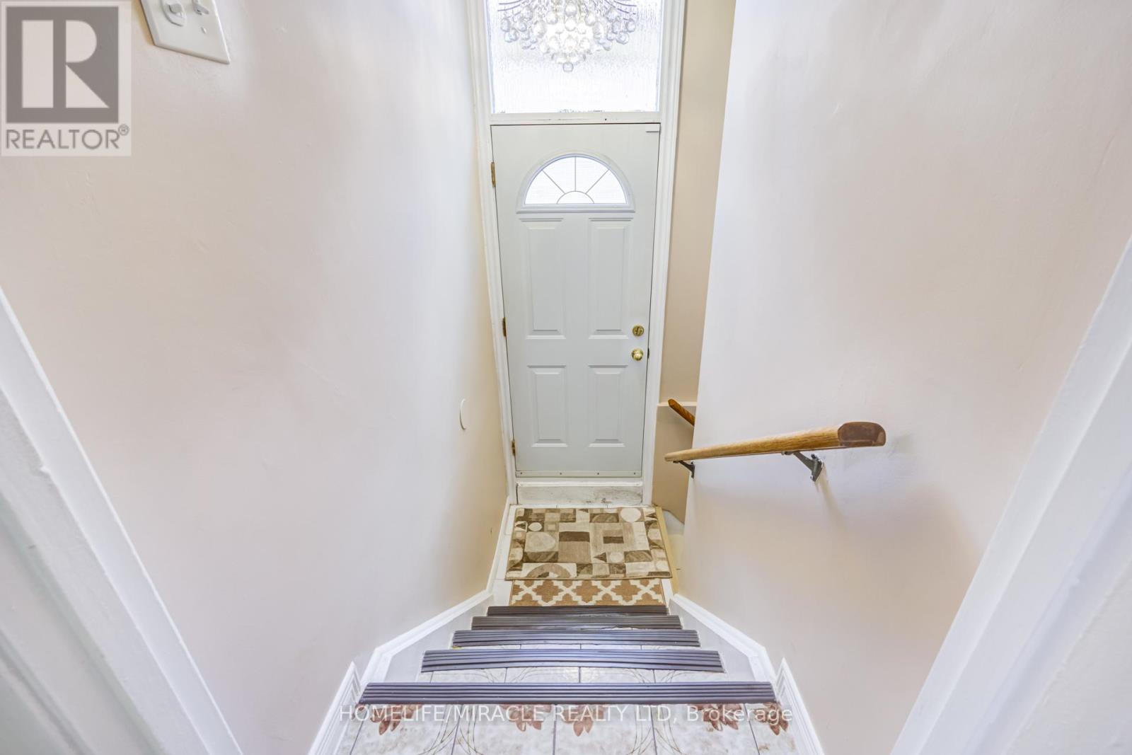 9 WHEATSHEAF CRESCENT - 27
