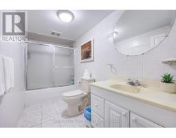 9 Wheatsheaf Crescent, Toronto, ON M3N1P7 Photo 37