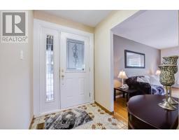 9 Wheatsheaf Crescent, Toronto, ON M3N1P7 Photo 7