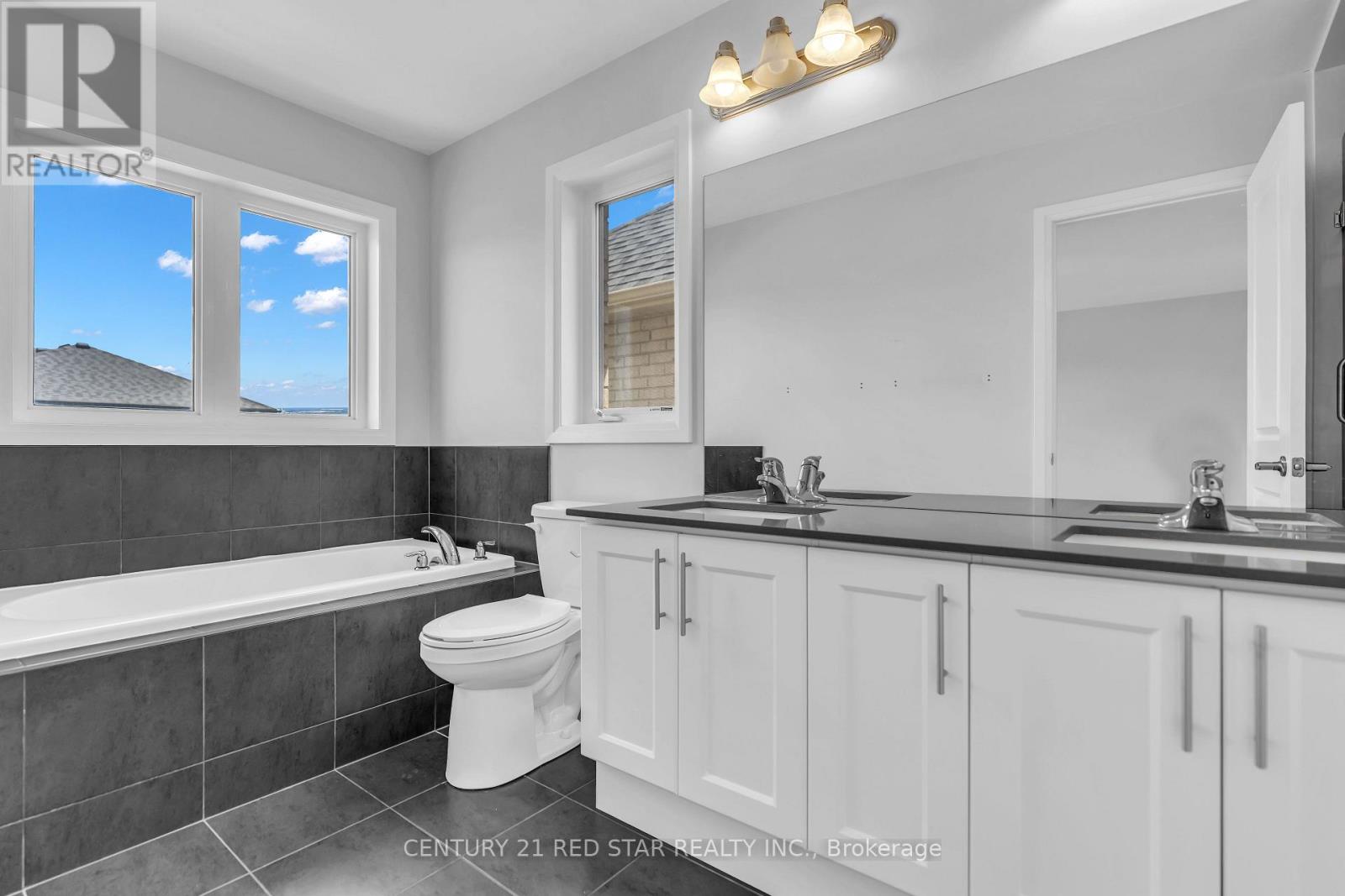 844 SOBESKI AVENUE - 32