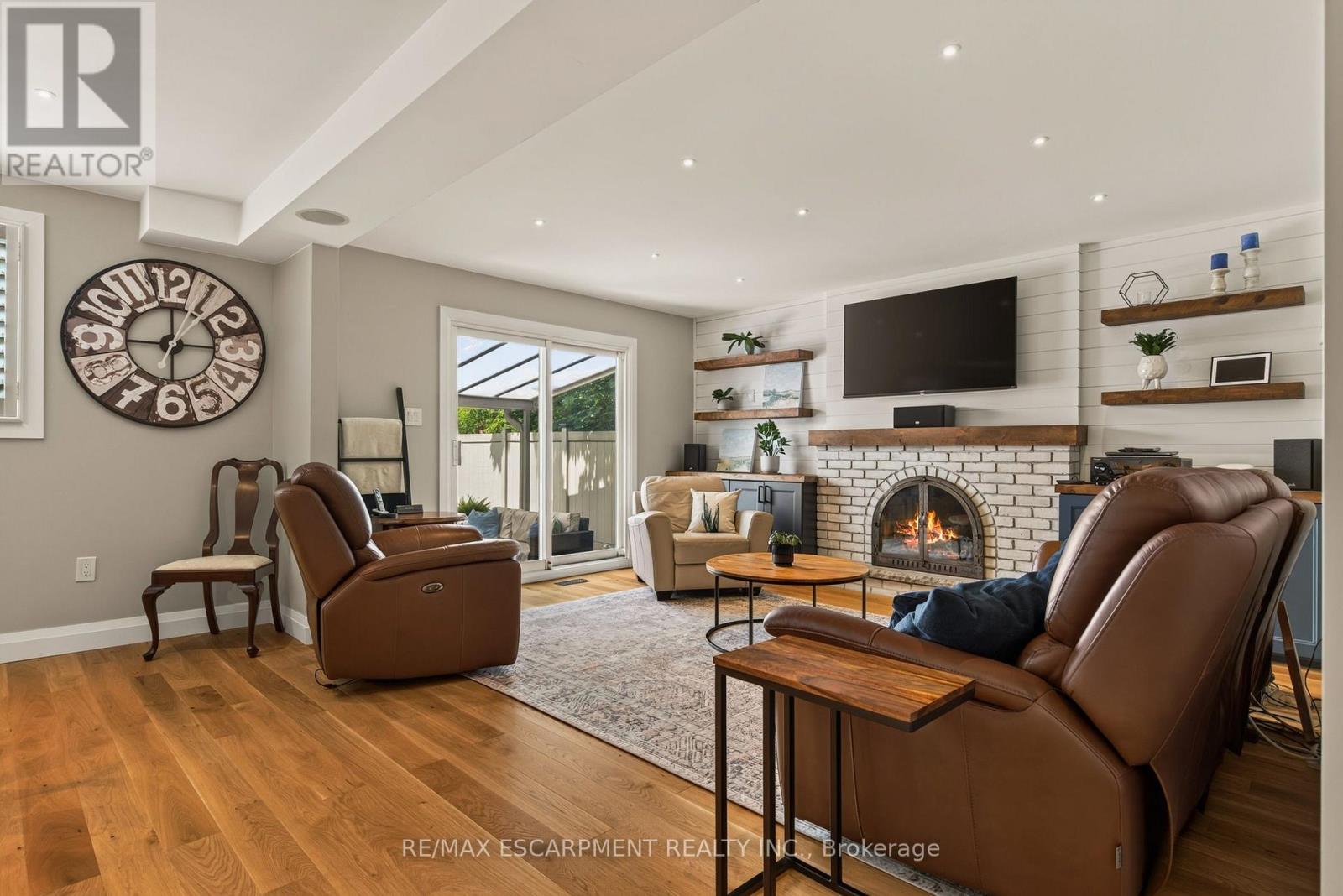 105 SAN FERNANDO DRIVE - 18