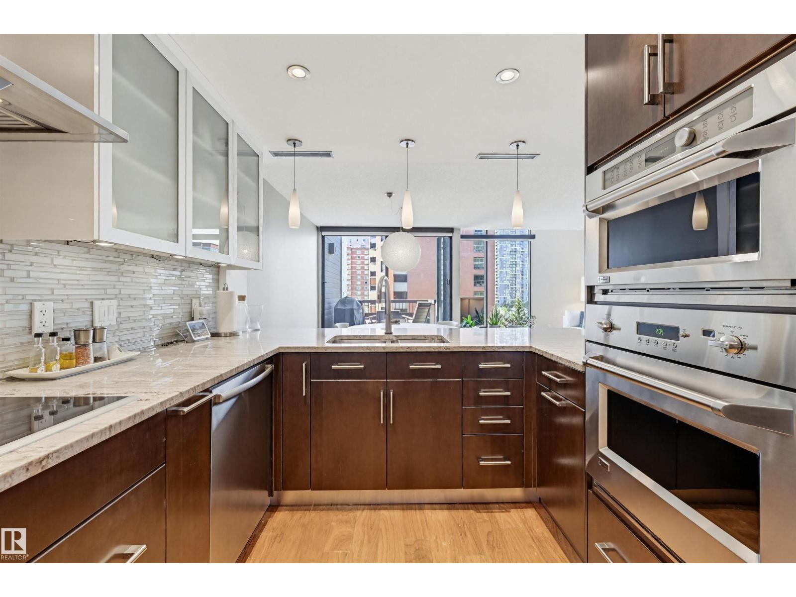 #806 10045 118 ST NW - Image 12