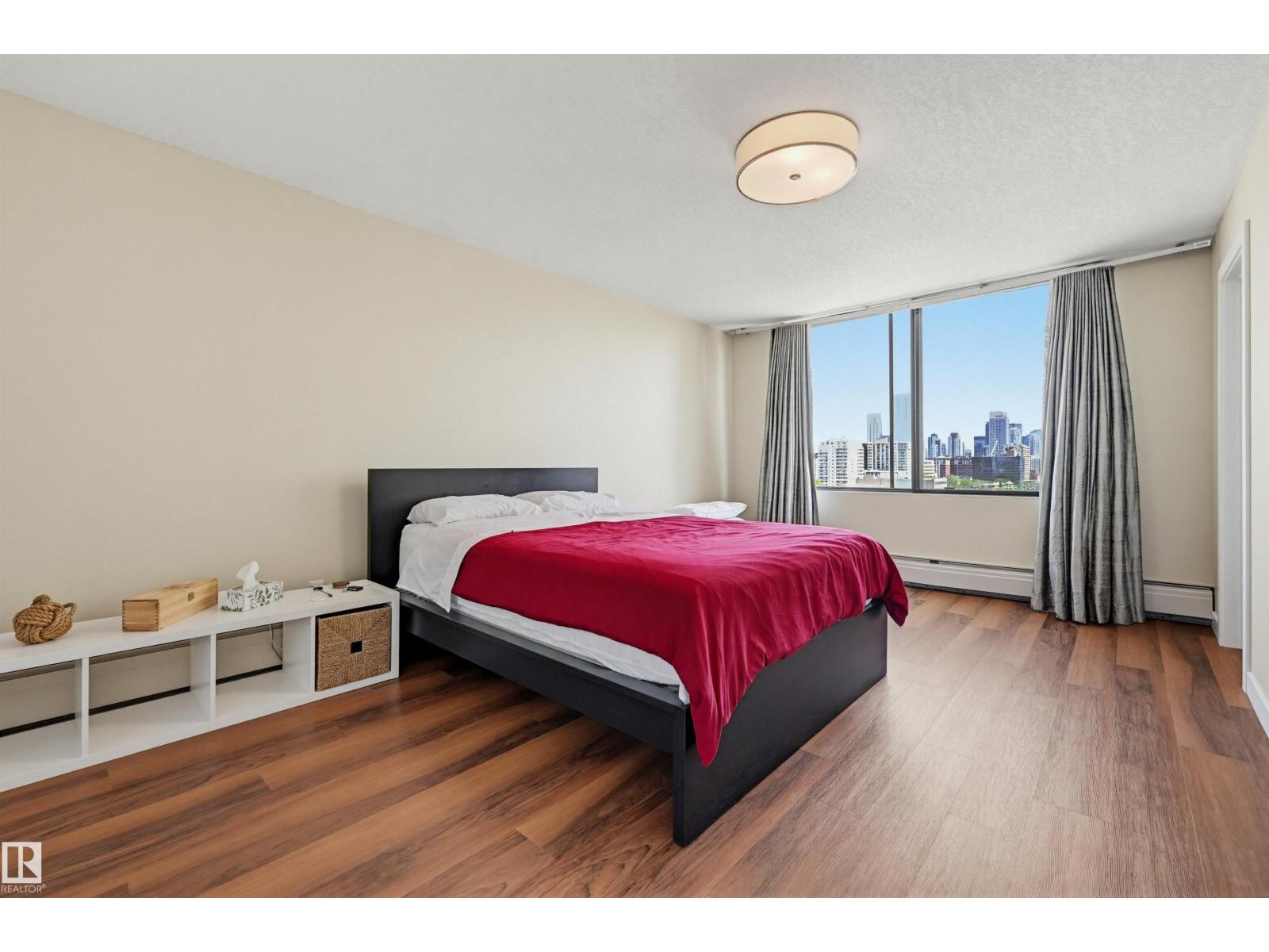 #806 10045 118 ST NW - Image 23