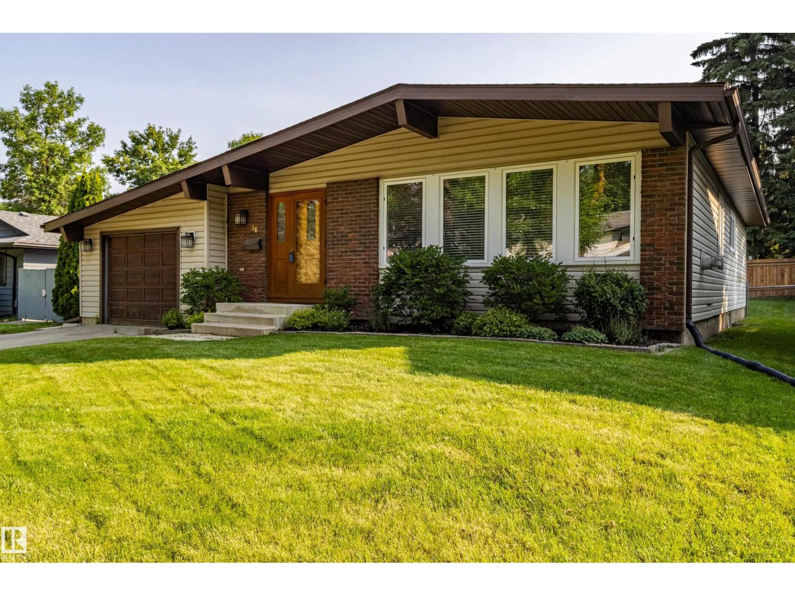 16 BRUNSWICK CR, Braeside, St. Albert photo 3