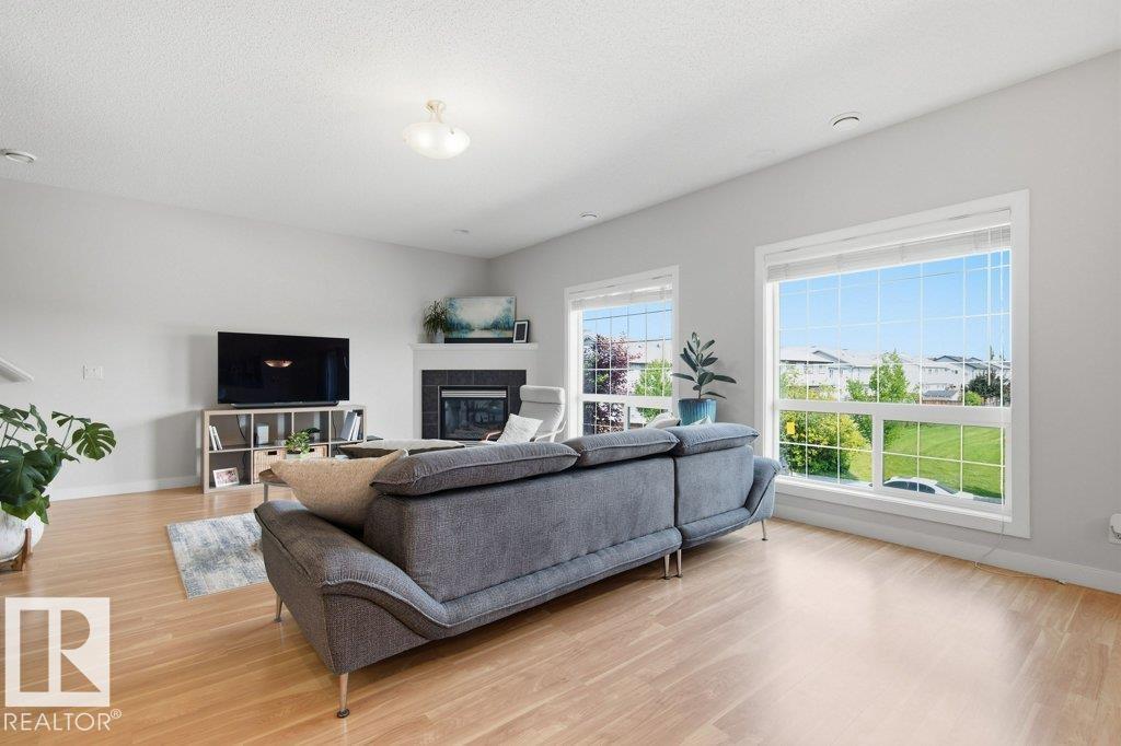 #17 7293 South Terwillegar DR NW - 23