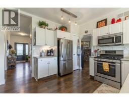 4pc Bathroom - 325 8 Avenue, Granum, AB T0L1A0 Photo 12