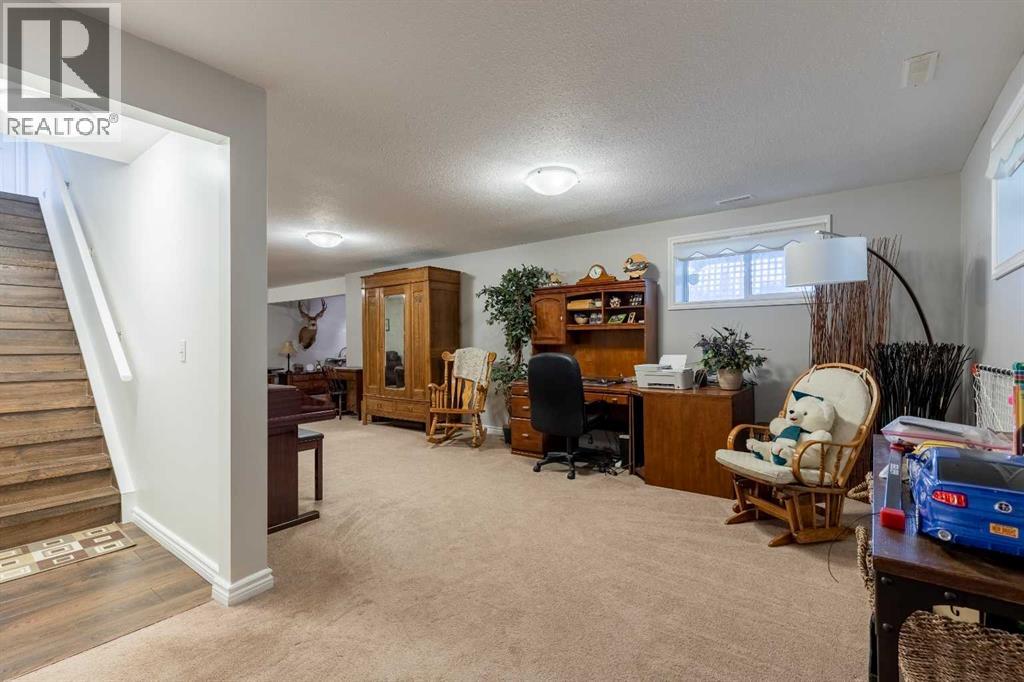 325 8 Avenue - Photo 21