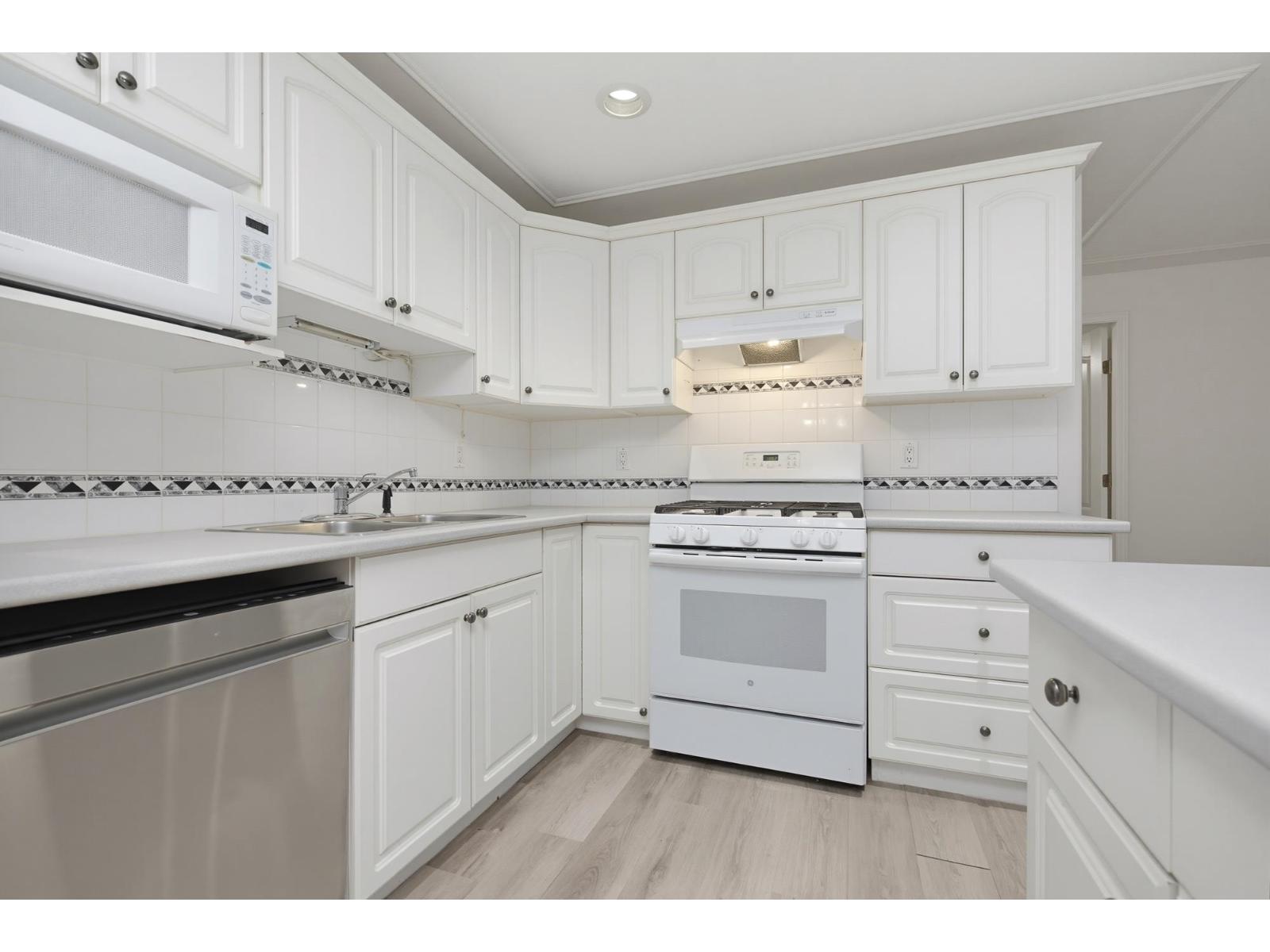 4 Bed, 3 Bath House for Sale in Abbotsford – 31431 SOUTHERN DRIVE, Abbotsford – MLS# R3149540 - Image 30