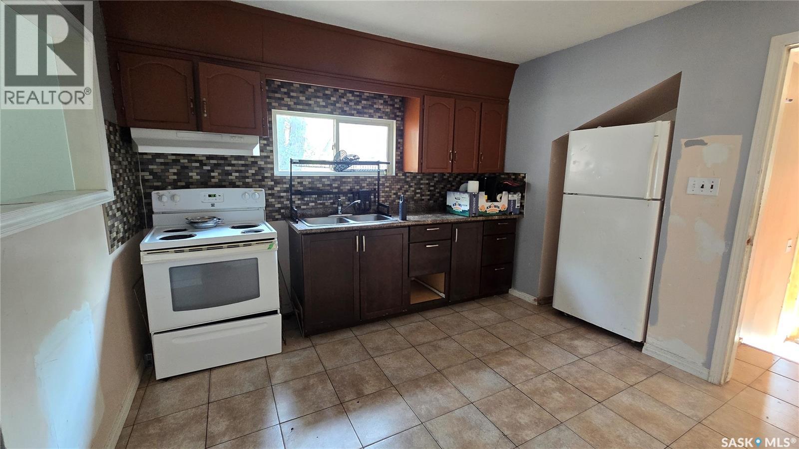 728 ARGYLE STREET - 12