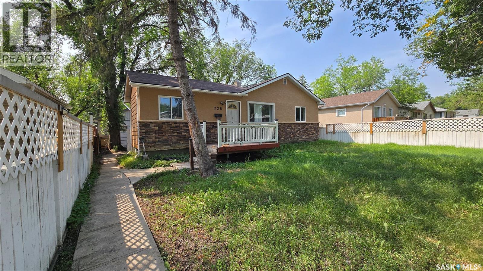 728 ARGYLE STREET, Regina — photo 2