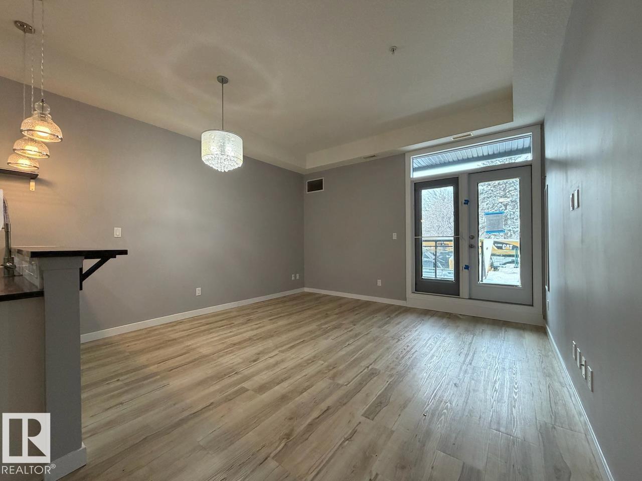 #128 10531 117 ST NW - Image 9