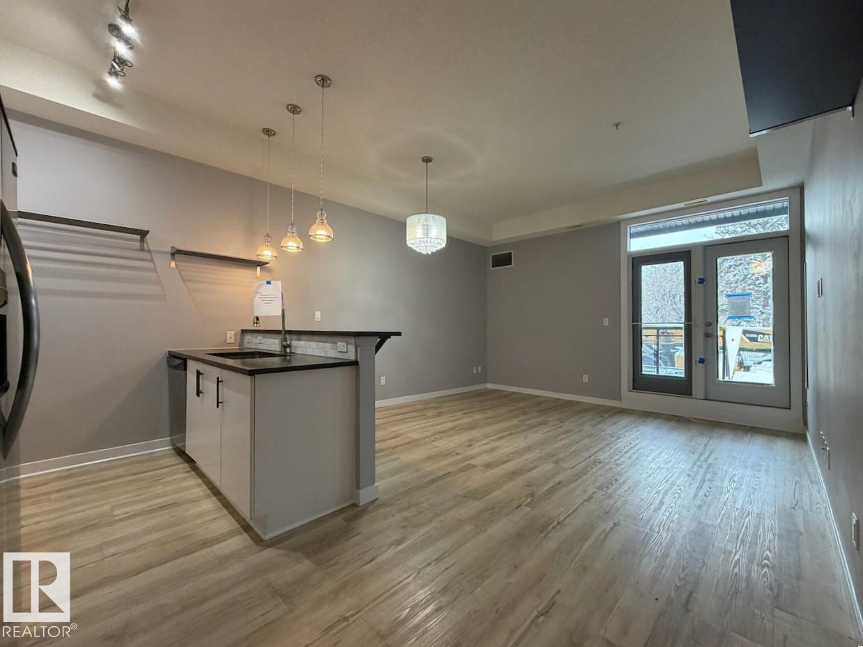 #128 10531 117 ST NW, Queen Mary Park, Edmonton photo 4