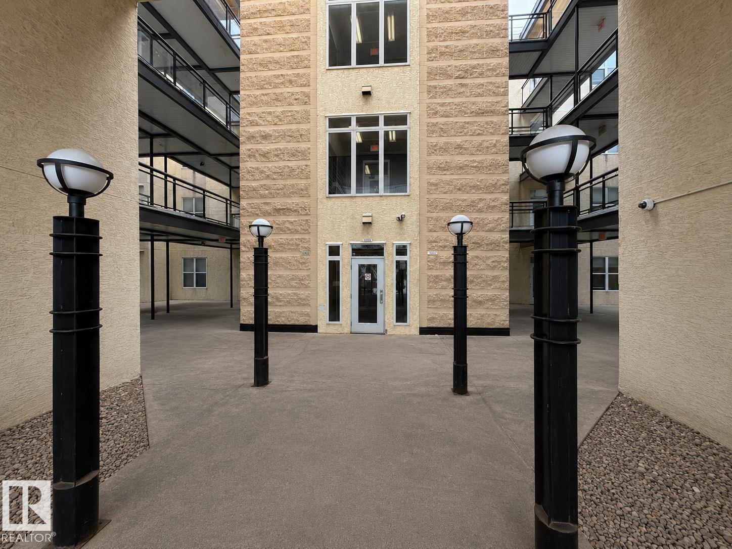 #128 10531 117 ST NW - Image 23