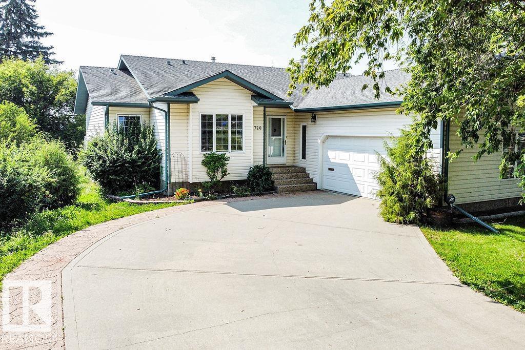4720 51 ST - 1