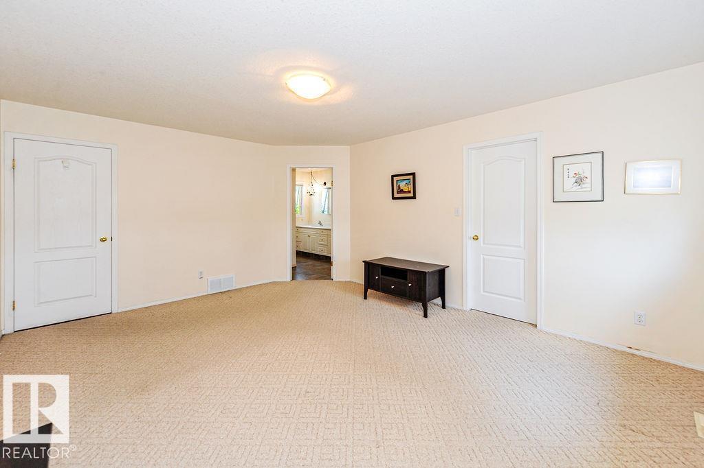 4720 51 ST - 20