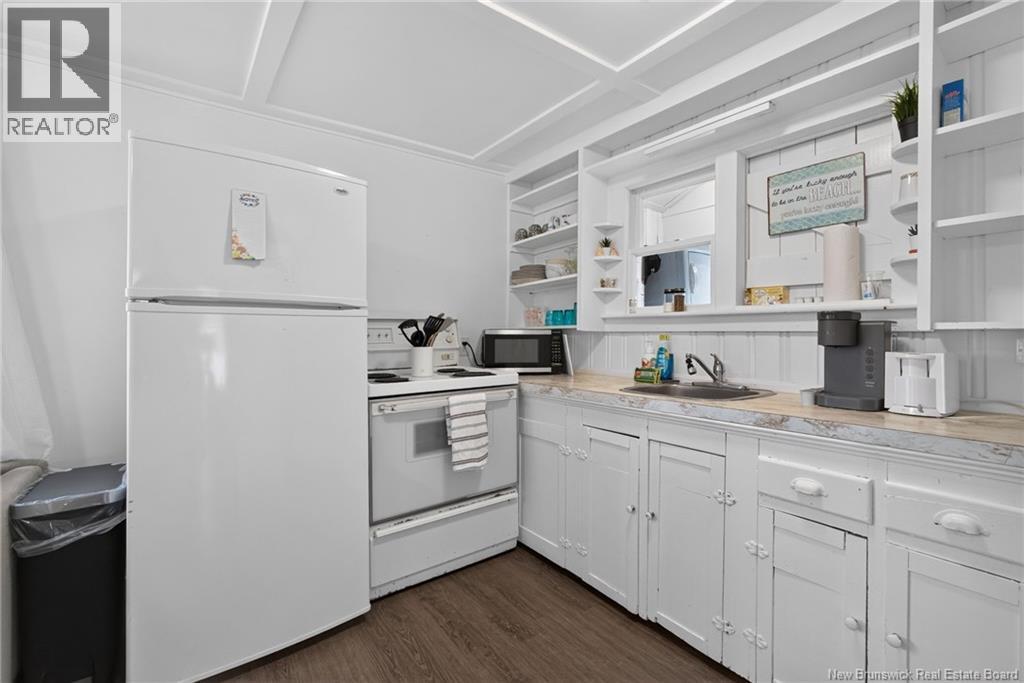35 Second Avenue - Image 29