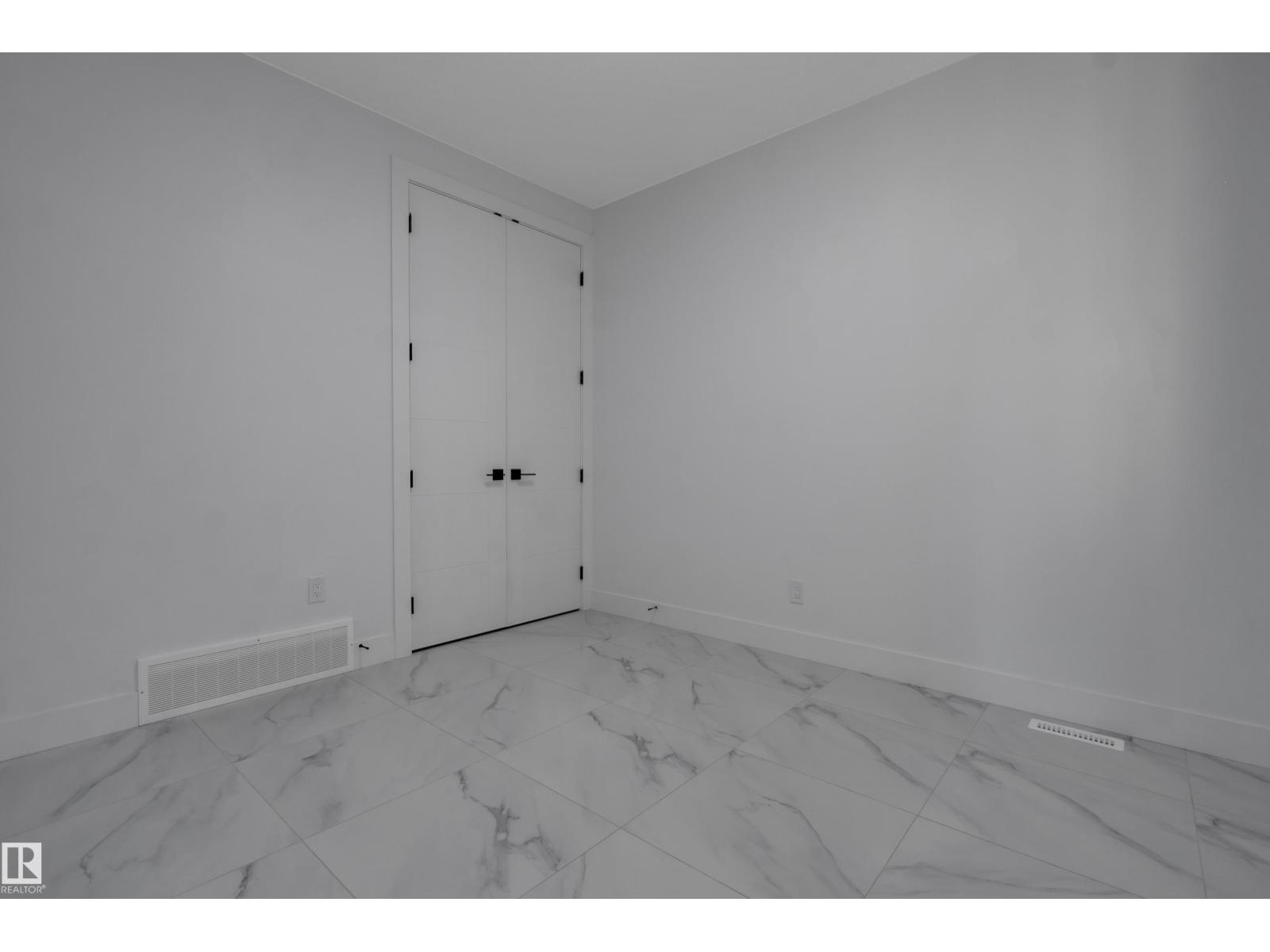 4005 39 ST - Image 8