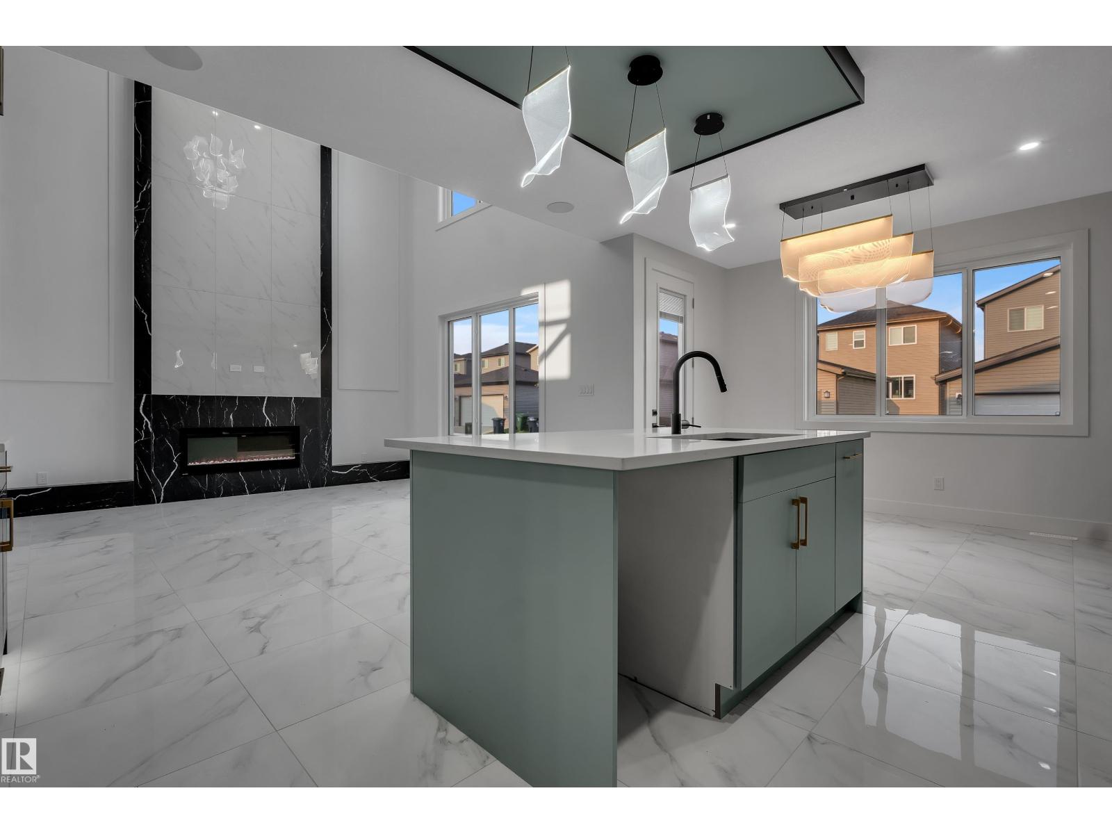 4005 39 ST - 25