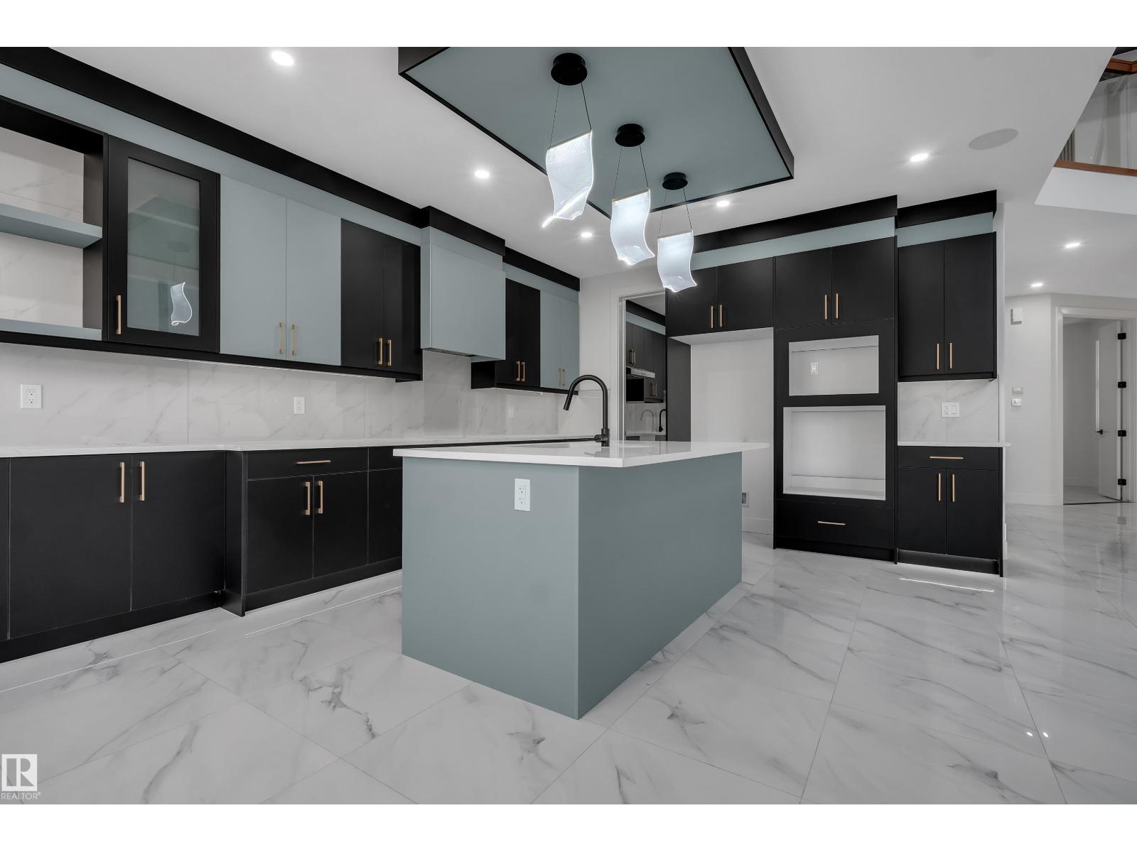 4005 39 ST - Image 21