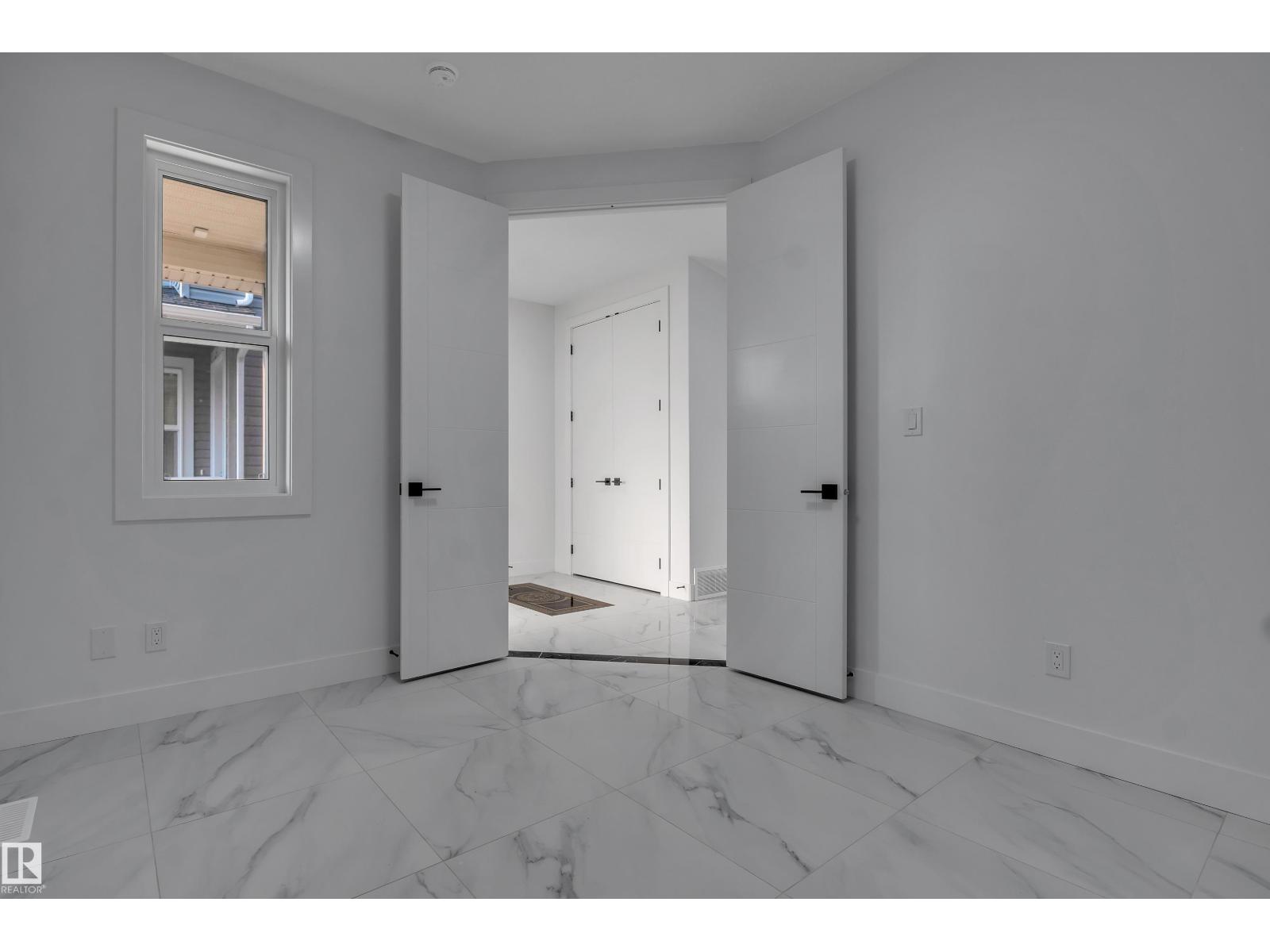 4005 39 ST - Image 9