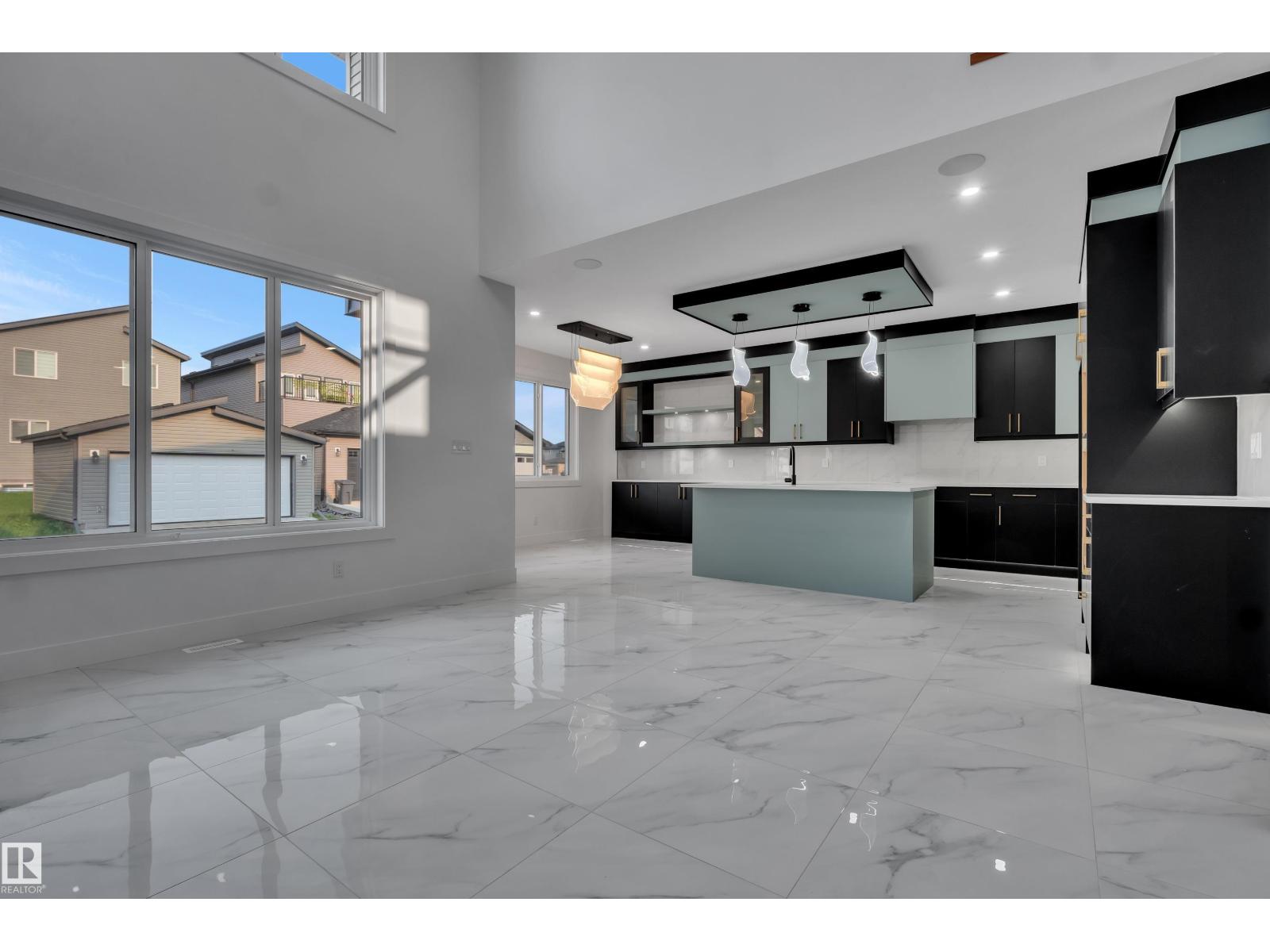 4005 39 ST - Image 18