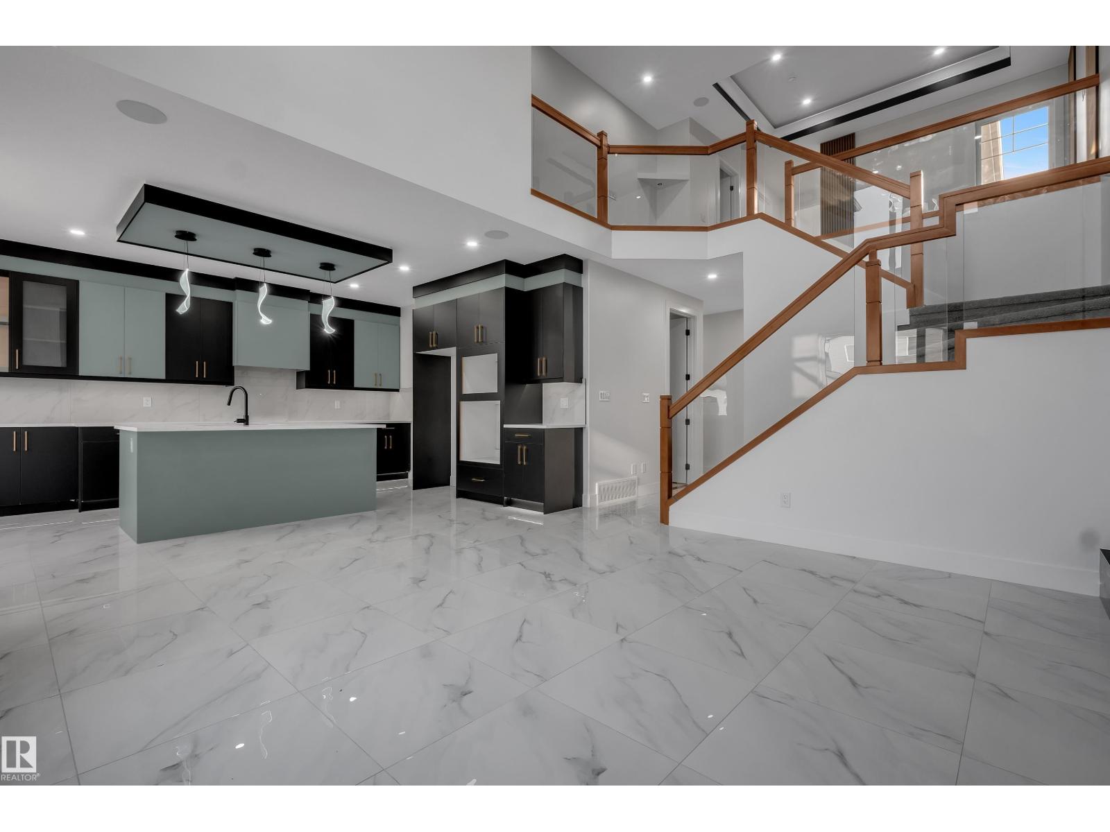 4005 39 ST - Image 17